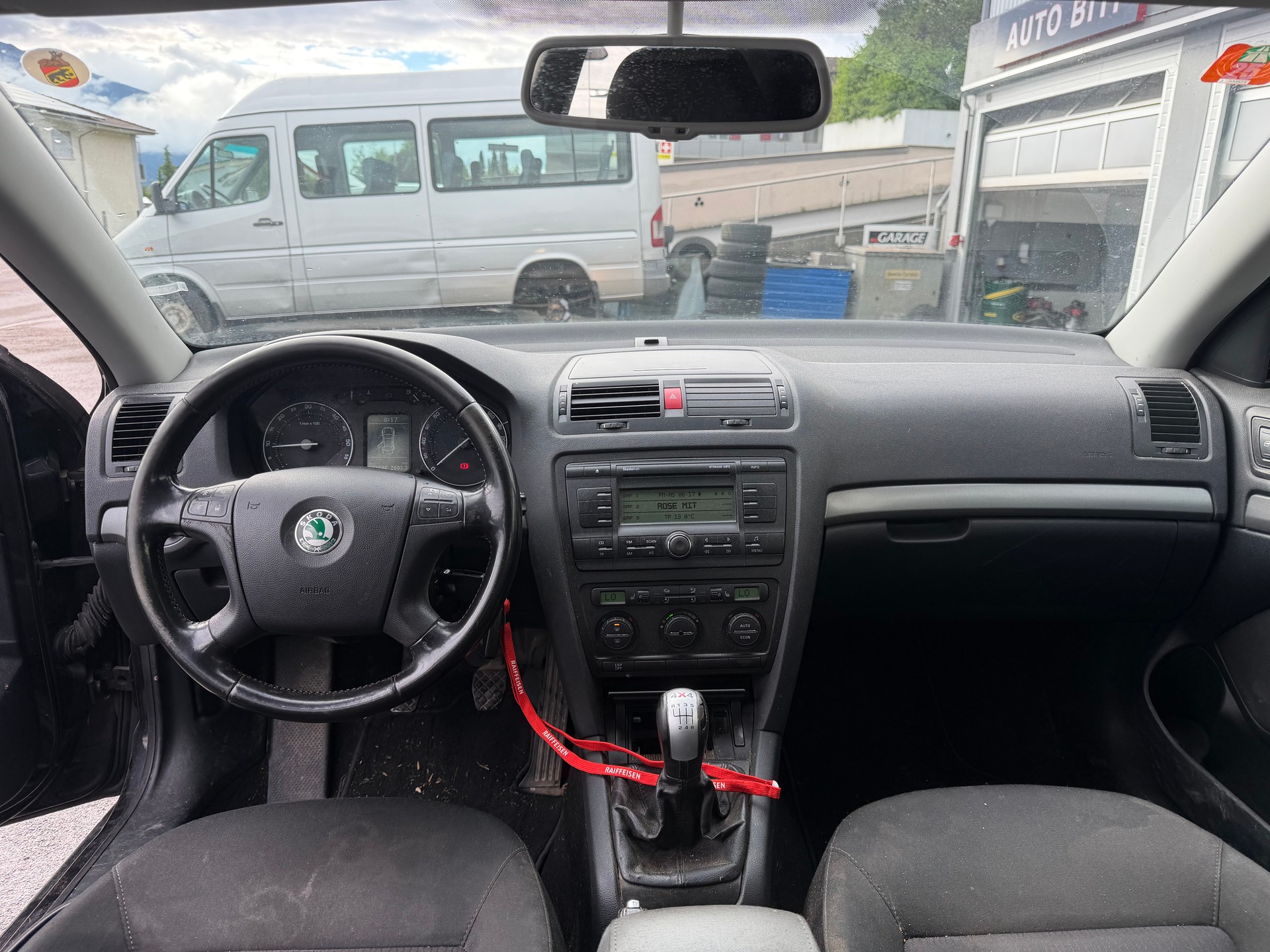 SKODA Octavia 2.0 TDI Adventure 4x4-image-4