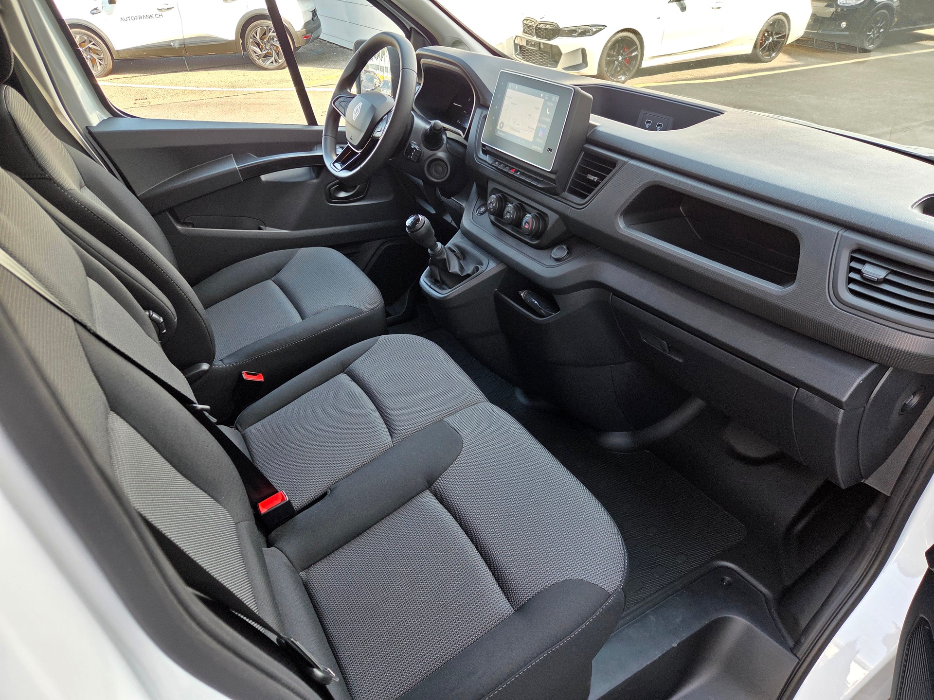 RENAULT Trafic Kaw. 3.0 t L1 H1 2.0 dCi Blue 130 Advance-image-9
