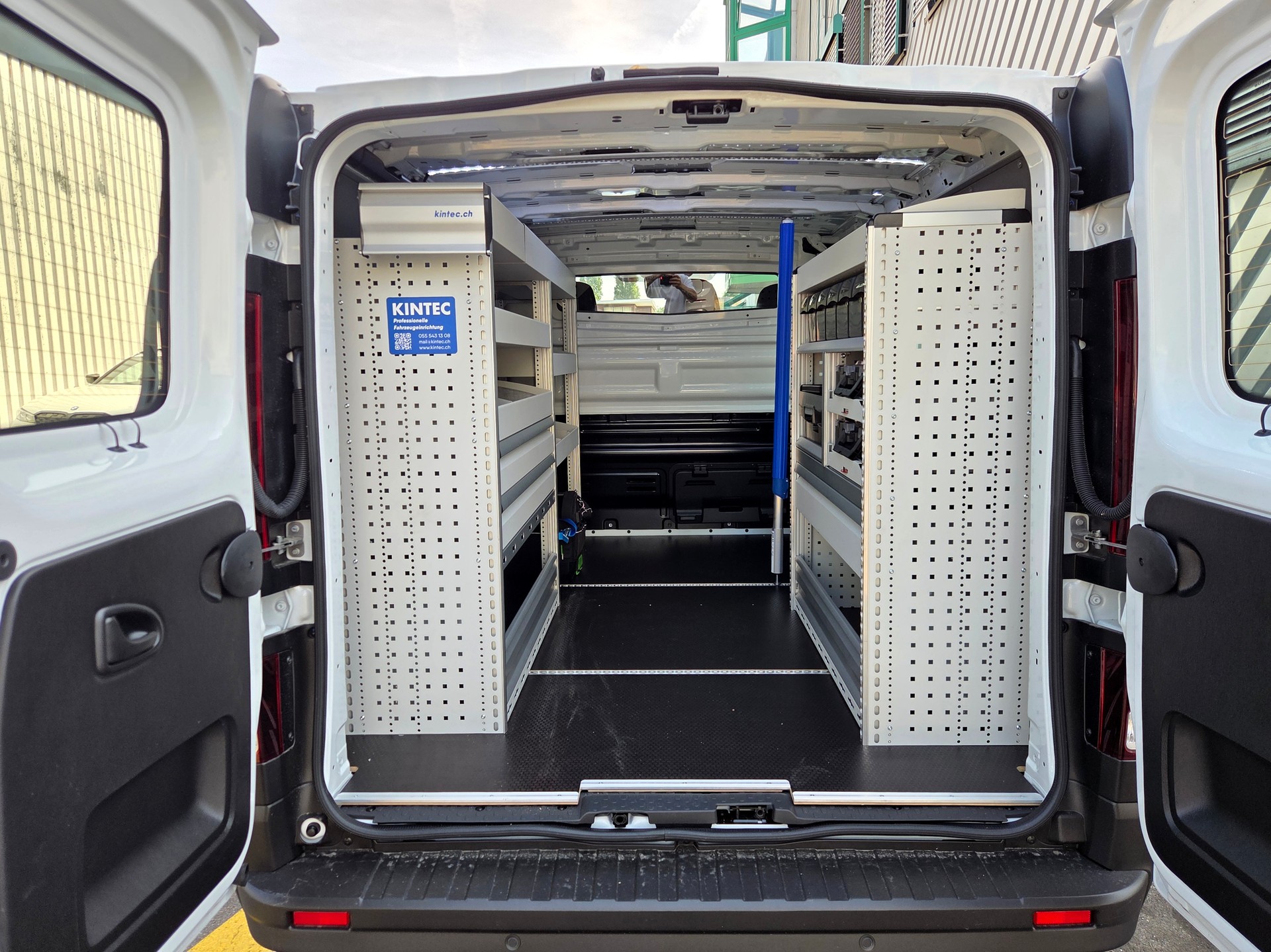 RENAULT Trafic Kaw. 3.0 t L1 H1 2.0 dCi Blue 130 Advance-image-6
