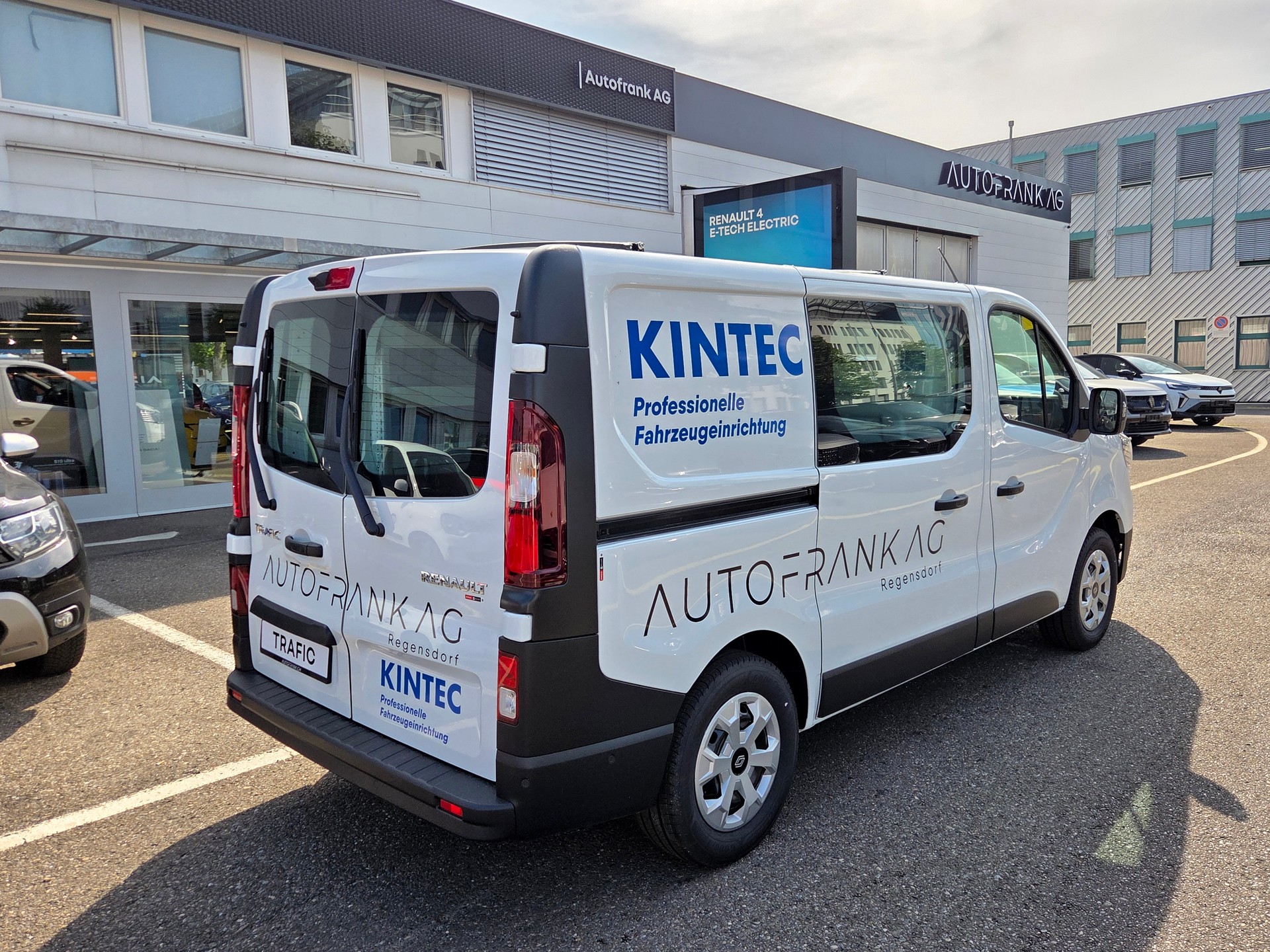 RENAULT Trafic Kaw. 3.0 t L1 H1 2.0 dCi Blue 130 Advance-image-11