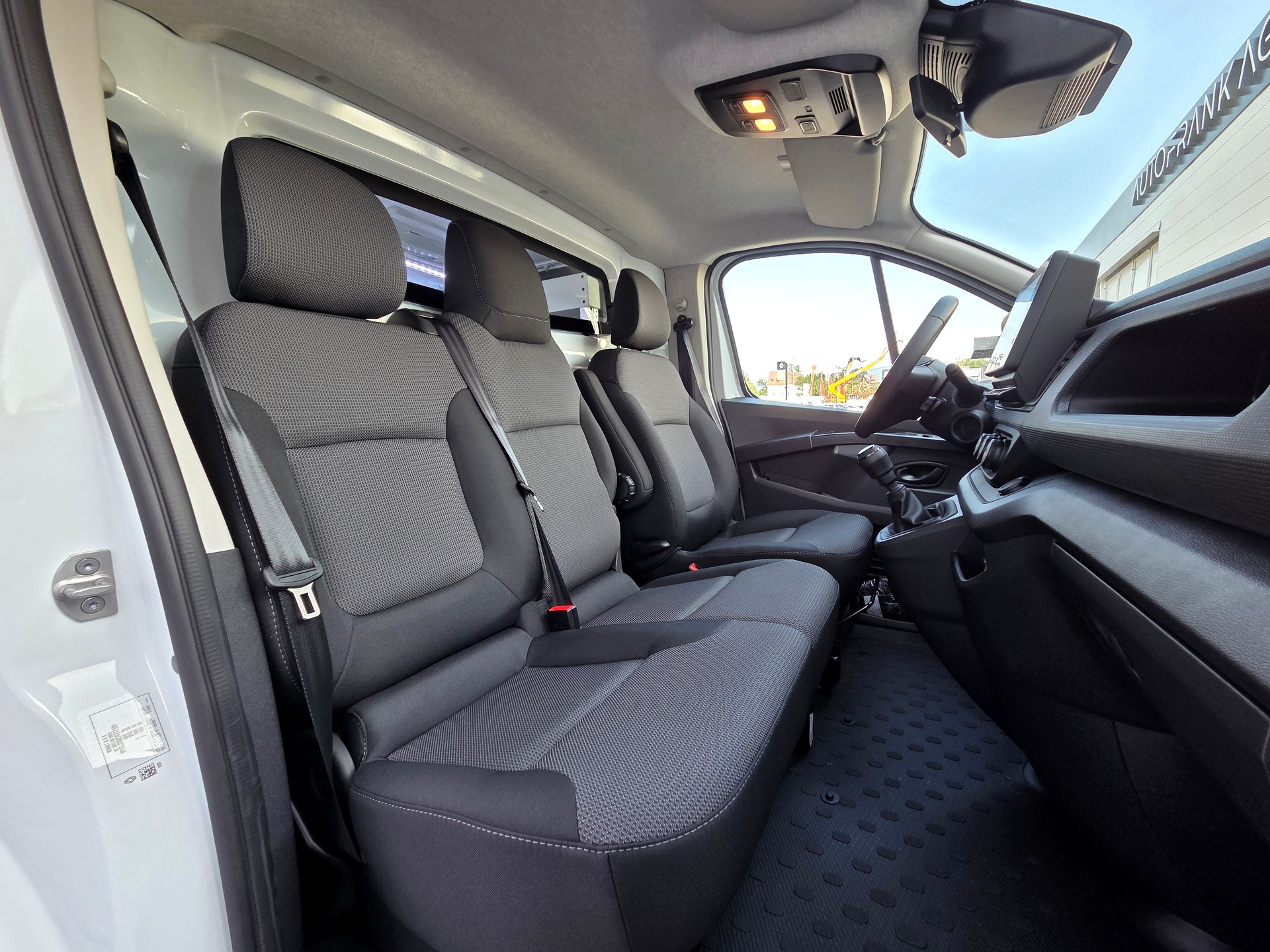 RENAULT Trafic Kaw. 3.0 t L1 H1 2.0 dCi Blue 130 Advance-image-4