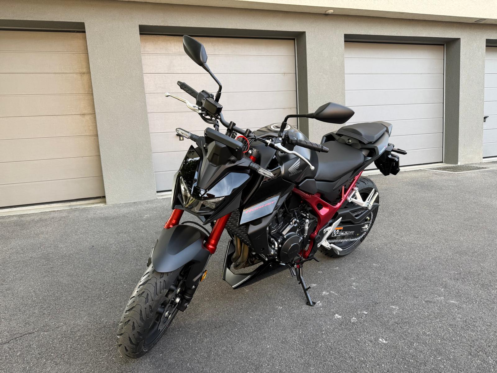 HONDA CB750 Hornet E-Clutch (35kW)-image-0