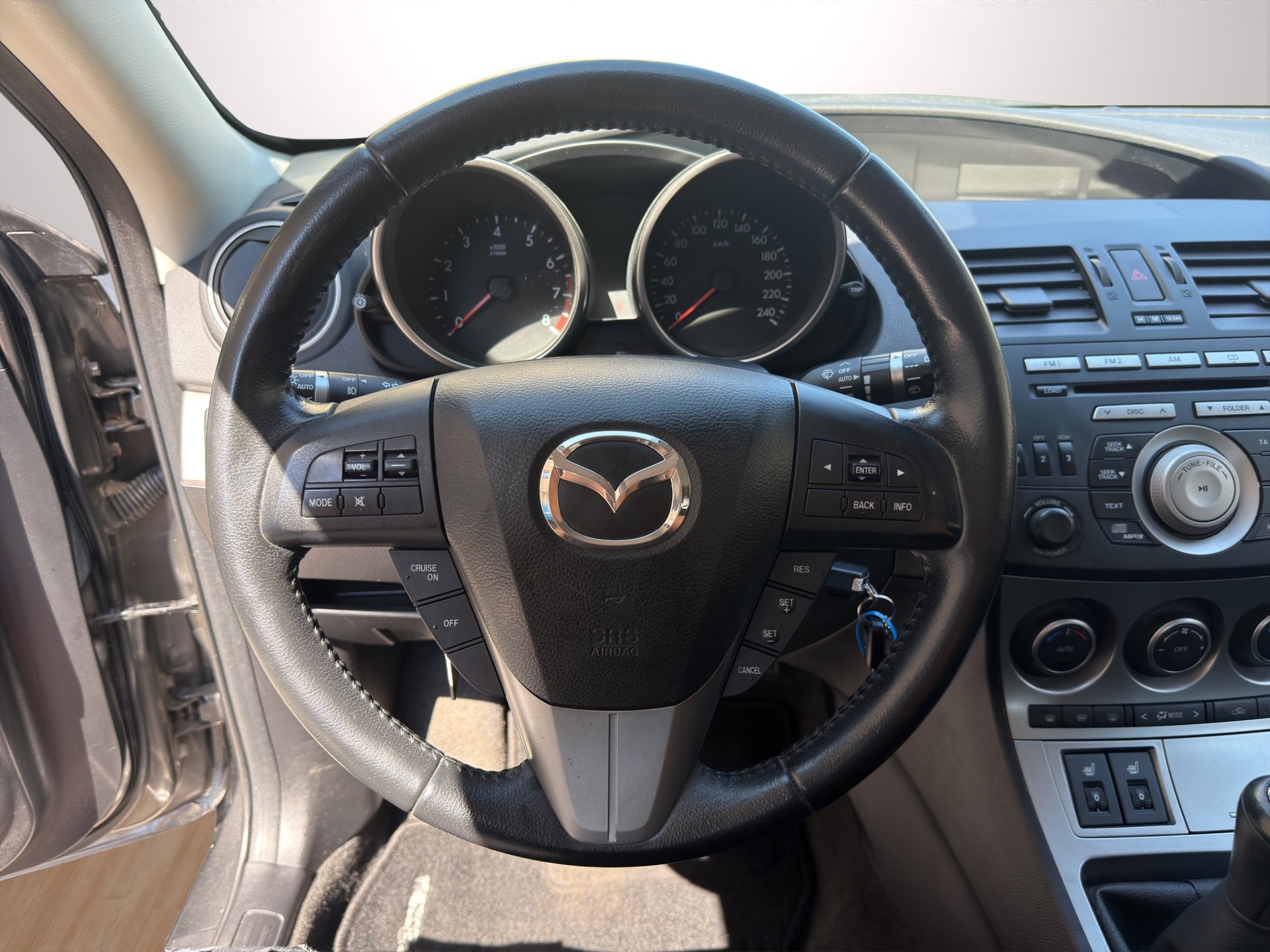 MAZDA 3 1.6 16V Confort-image-9