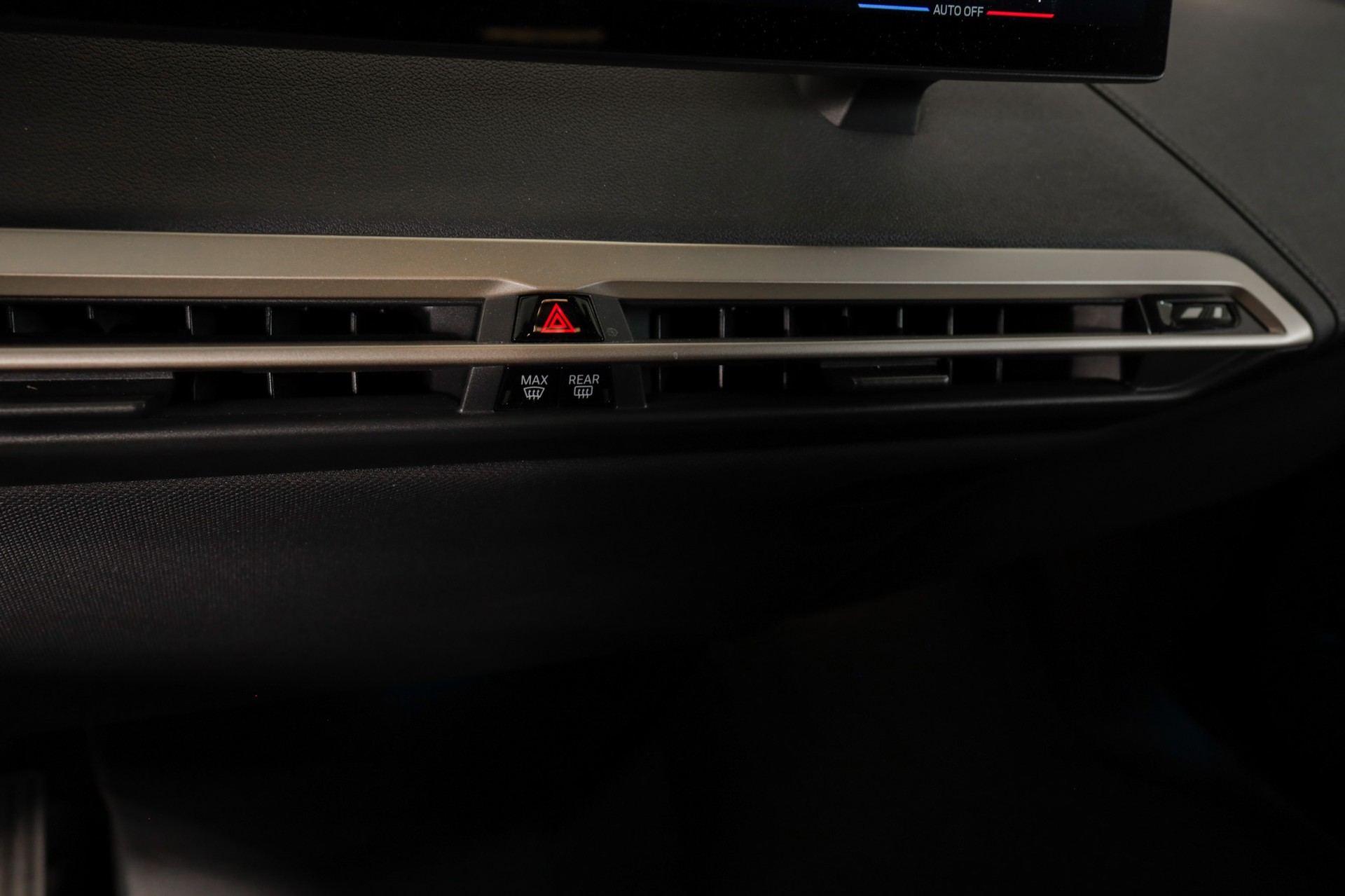 BMW iX xDrive50-image-16
