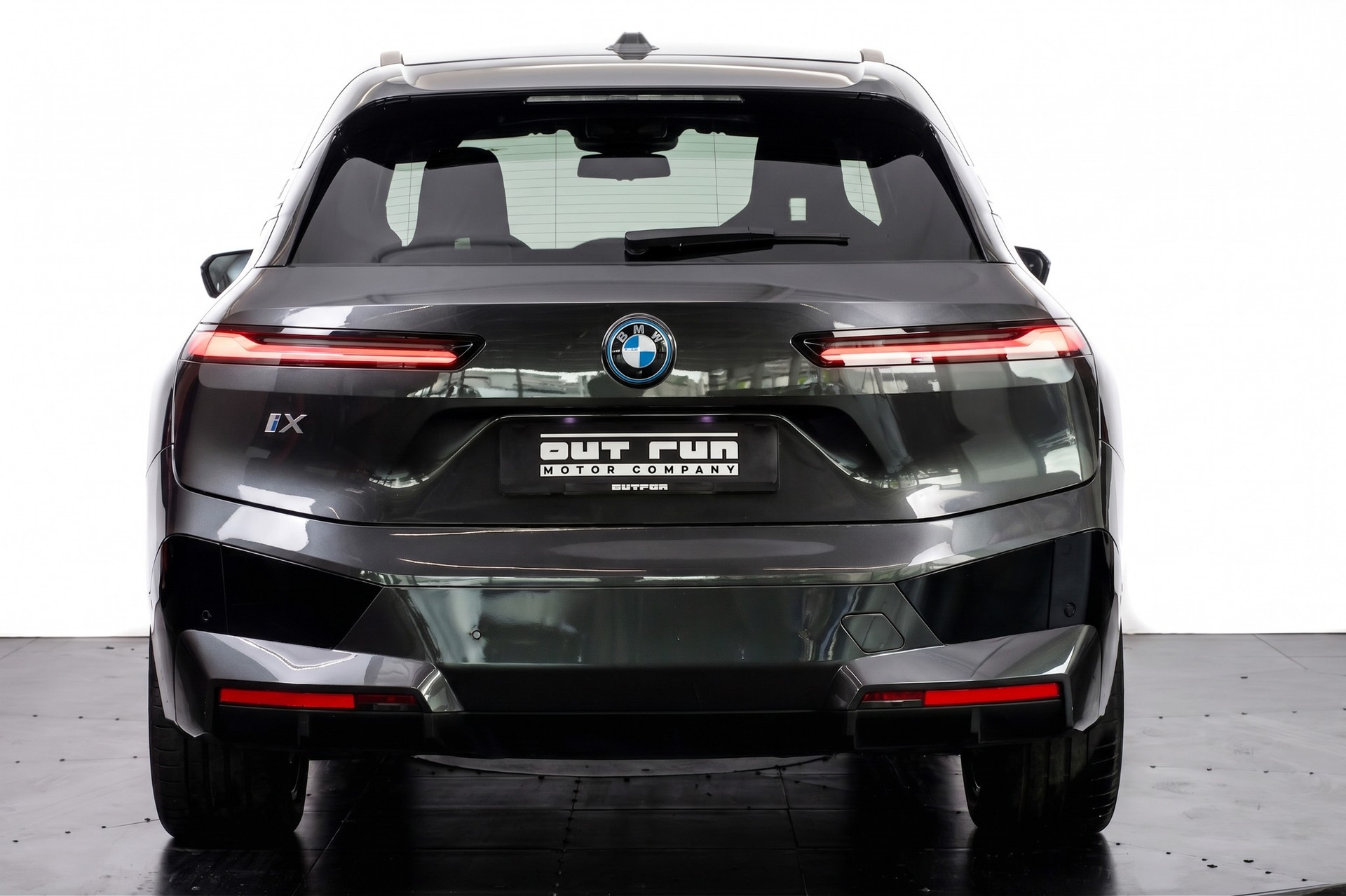 BMW iX xDrive50-showroom-element-2