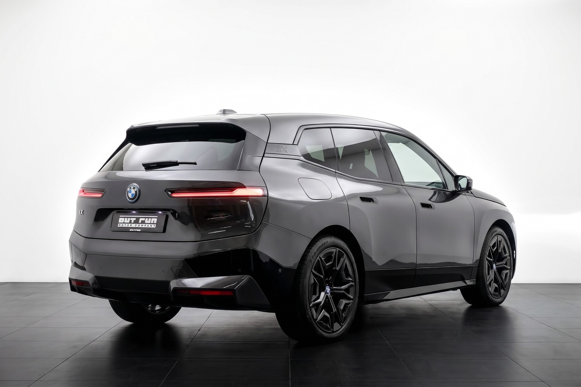 BMW iX xDrive50-image-6