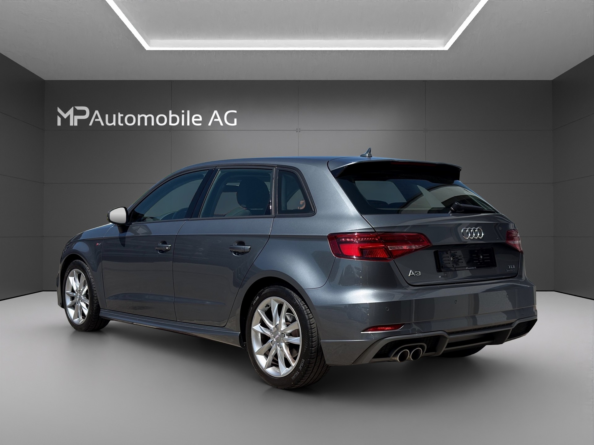 AUDI A3 Sportback 2.0 TDI Sport S-tronic quattro S Line-image-4