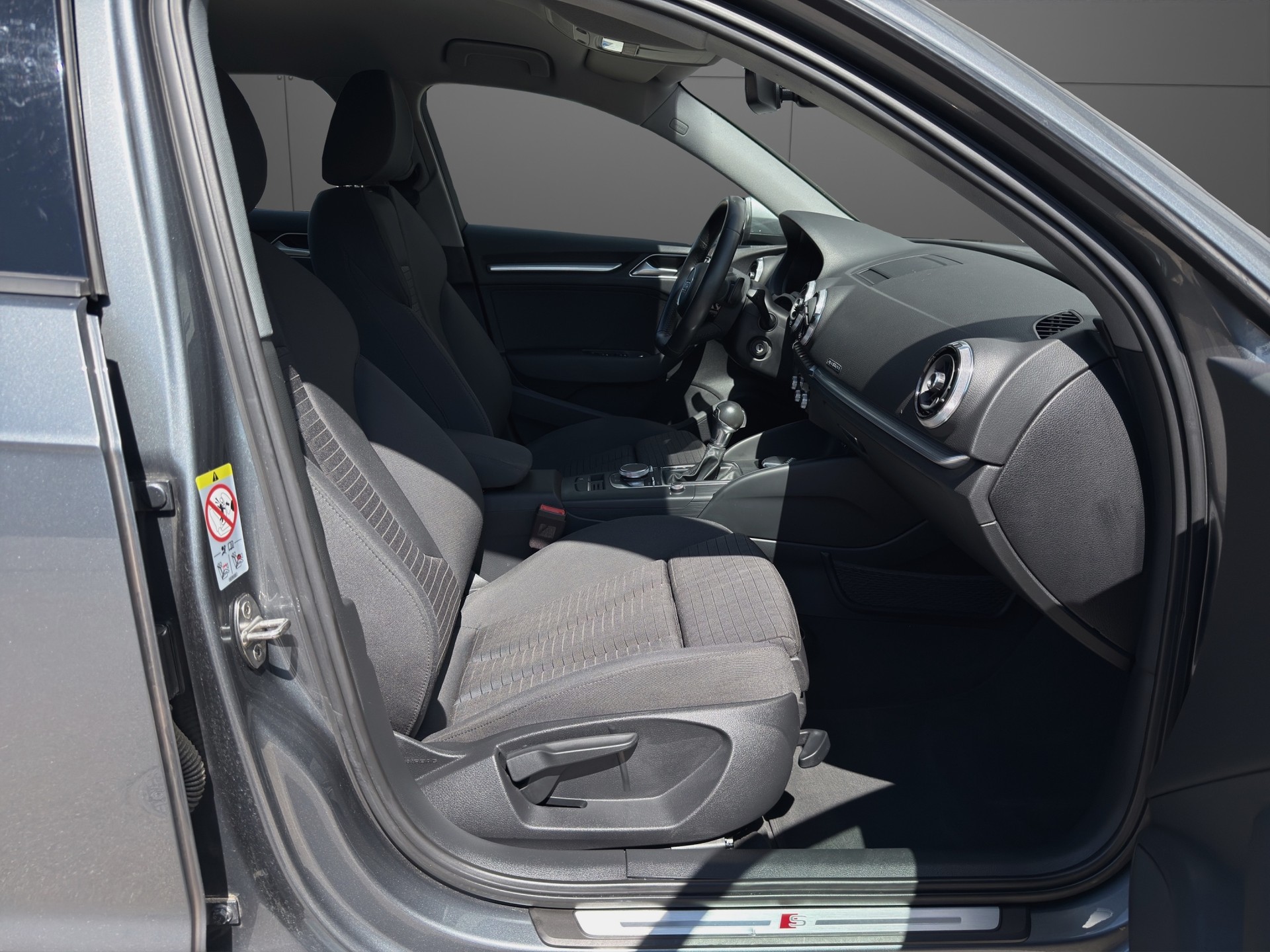 AUDI A3 Sportback 2.0 TDI Sport S-tronic quattro S Line-image-9
