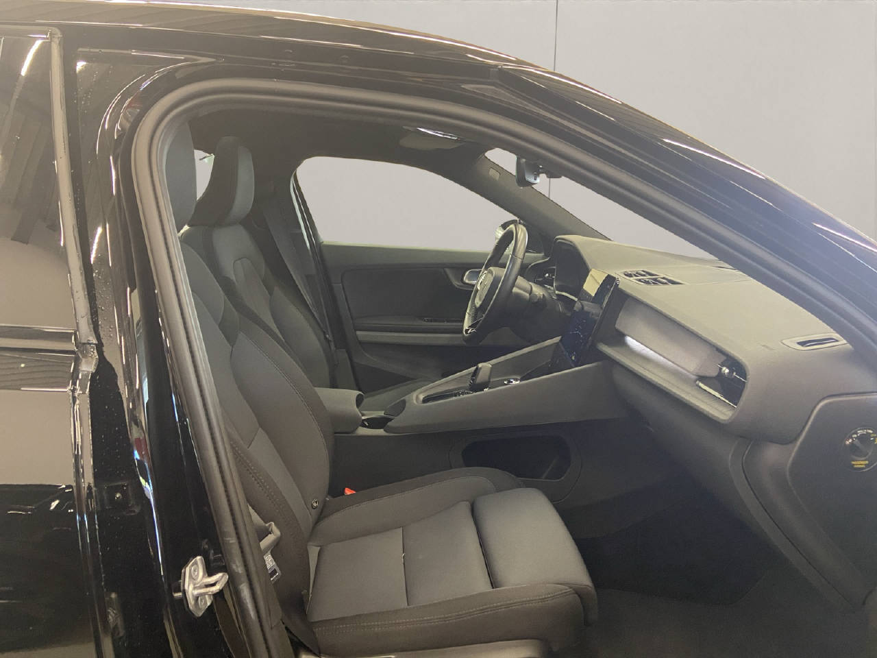 POLESTAR 2 Long Range Single Motor-image-10