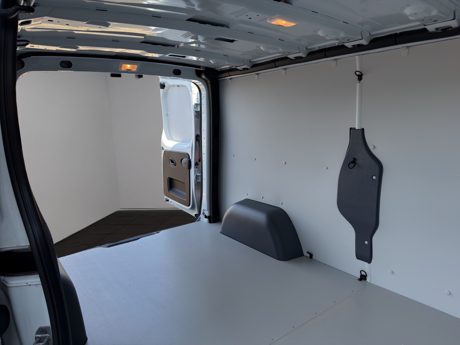 RENAULT Trafic 2.0 Blue dCi 130 Start L2H1 EN-image-11