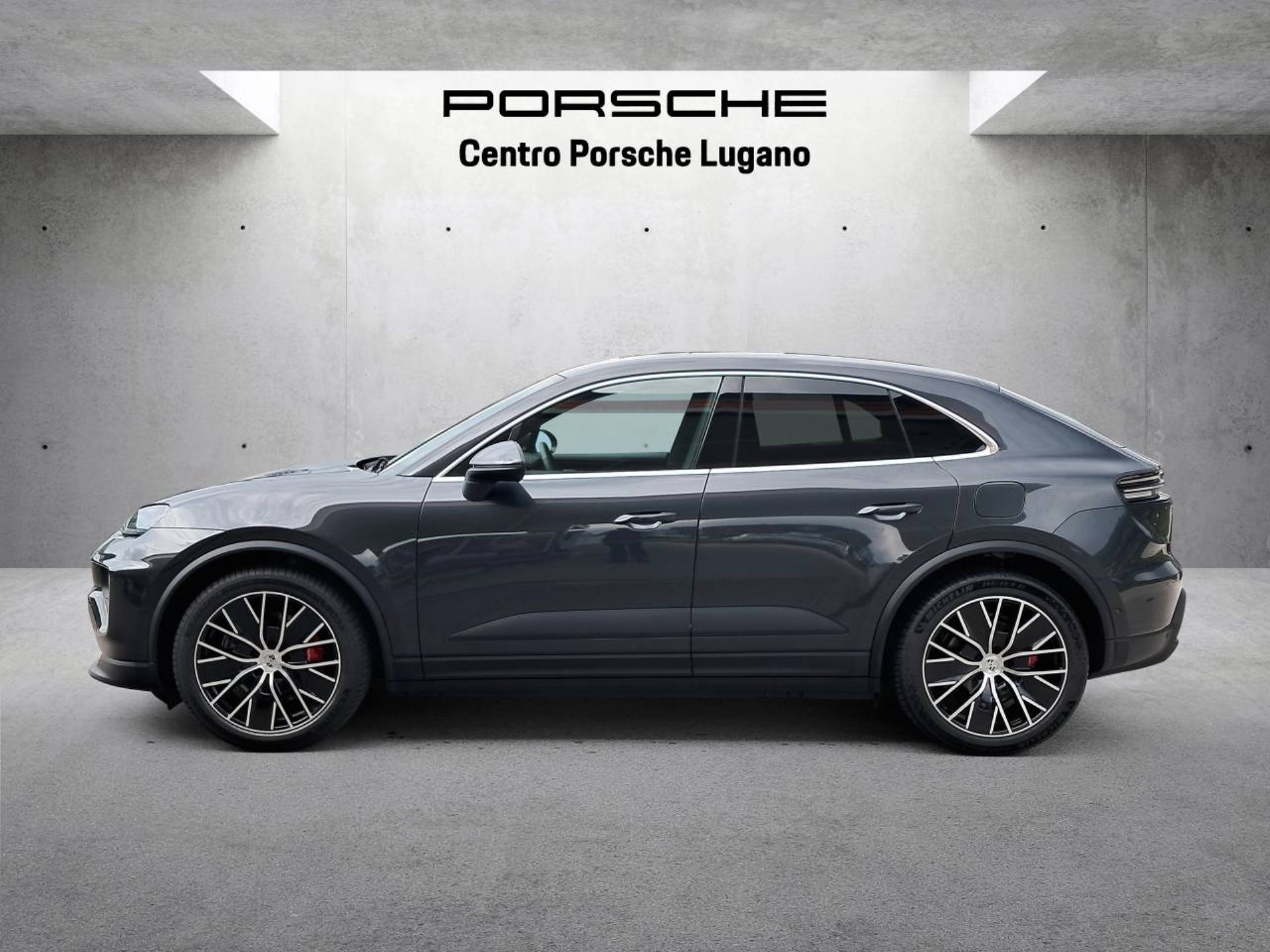 PORSCHE Macan 4S-showroom-element-1