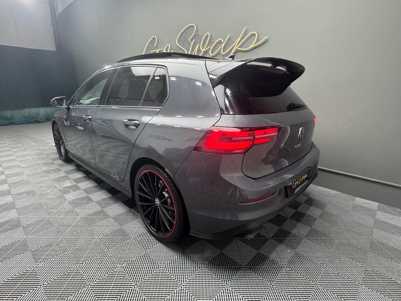 VW Golf 2.0 TSI GTI Clubsport 45 DSG - Toit ouvrant - Akrapovic-image-8