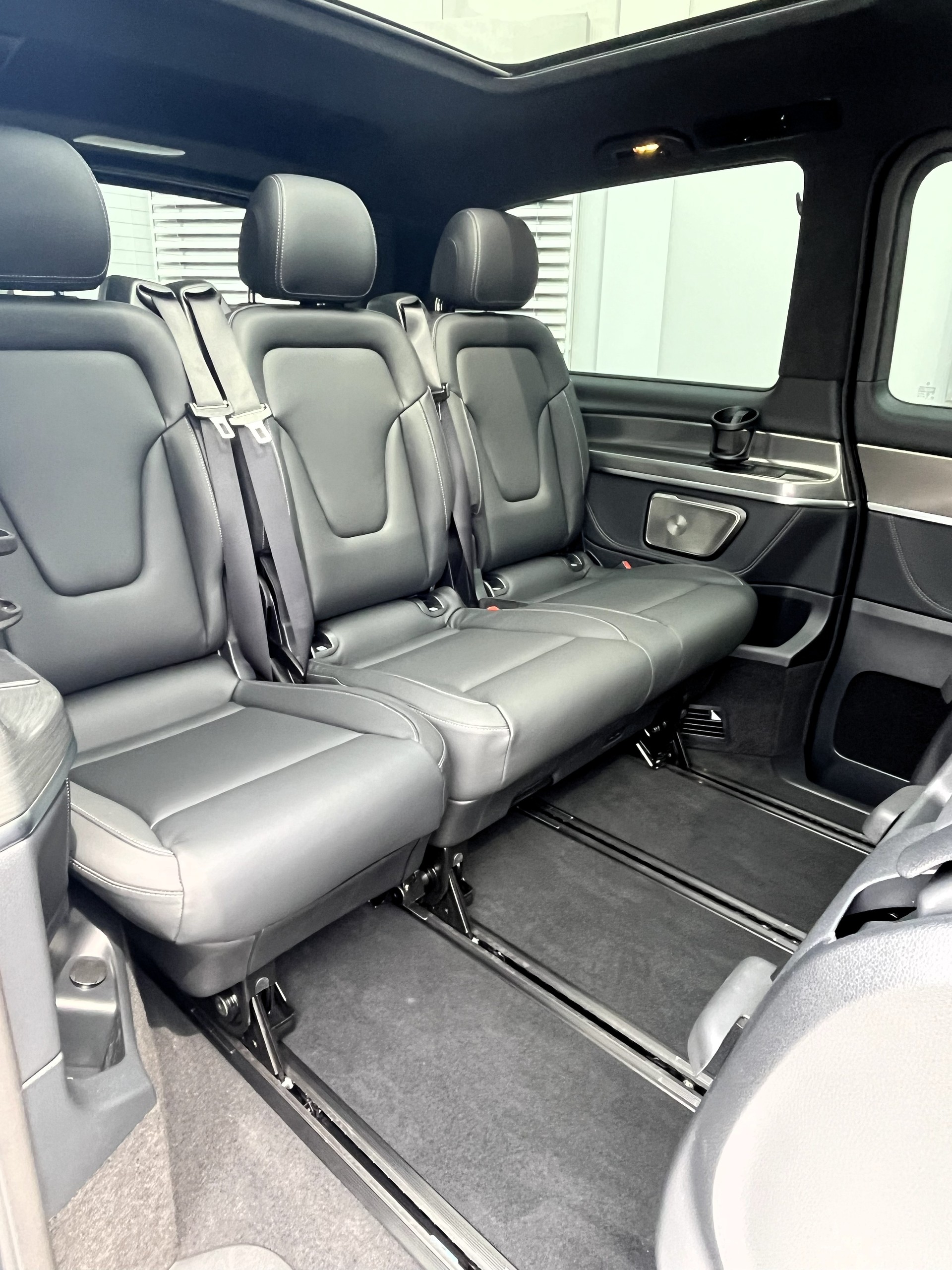 MERCEDES-BENZ V 300 d lang 4Matic Swiss Edition 9G-Tronic-image-20