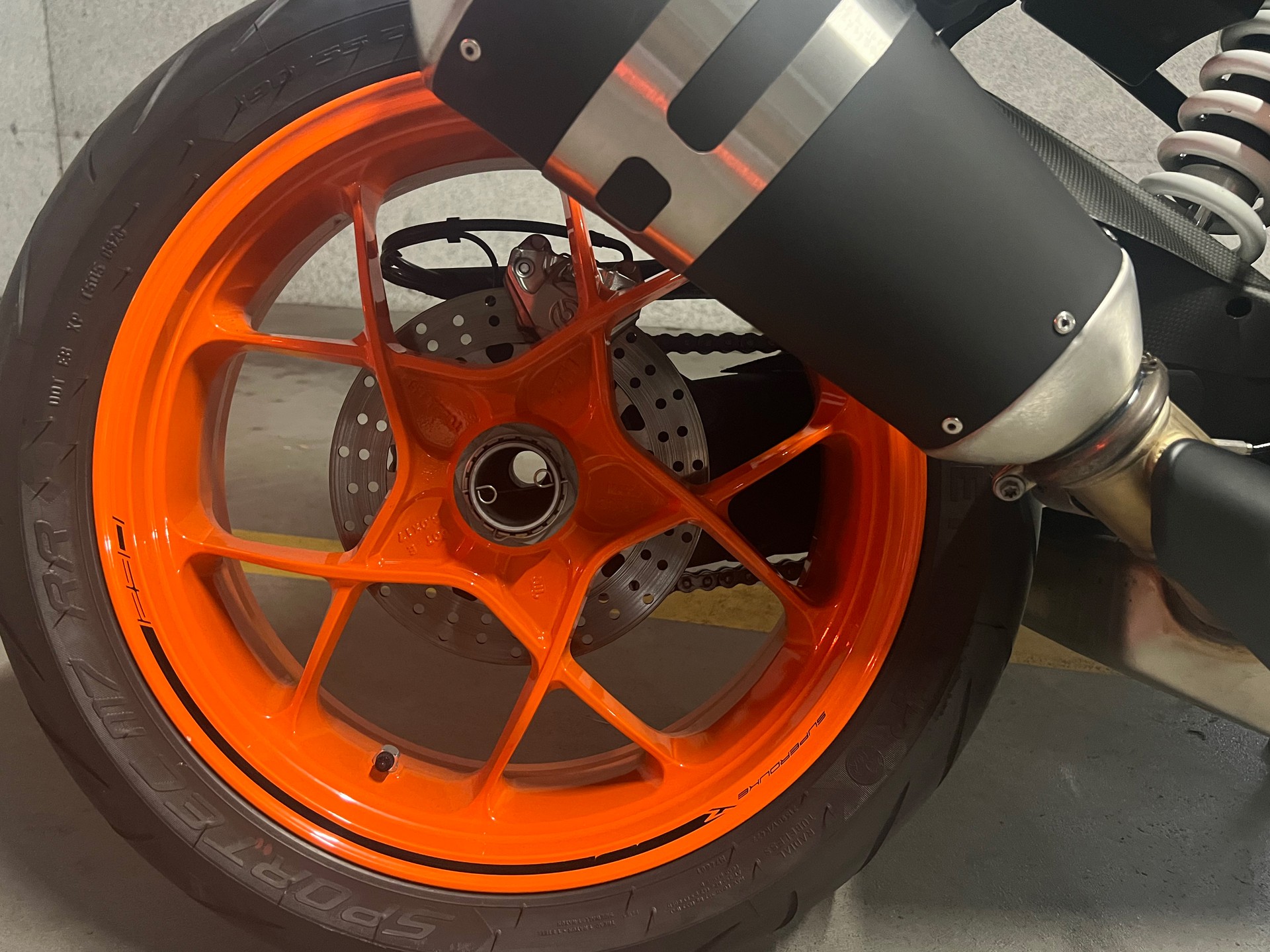 KTM 1290 Super Duke R-image-8