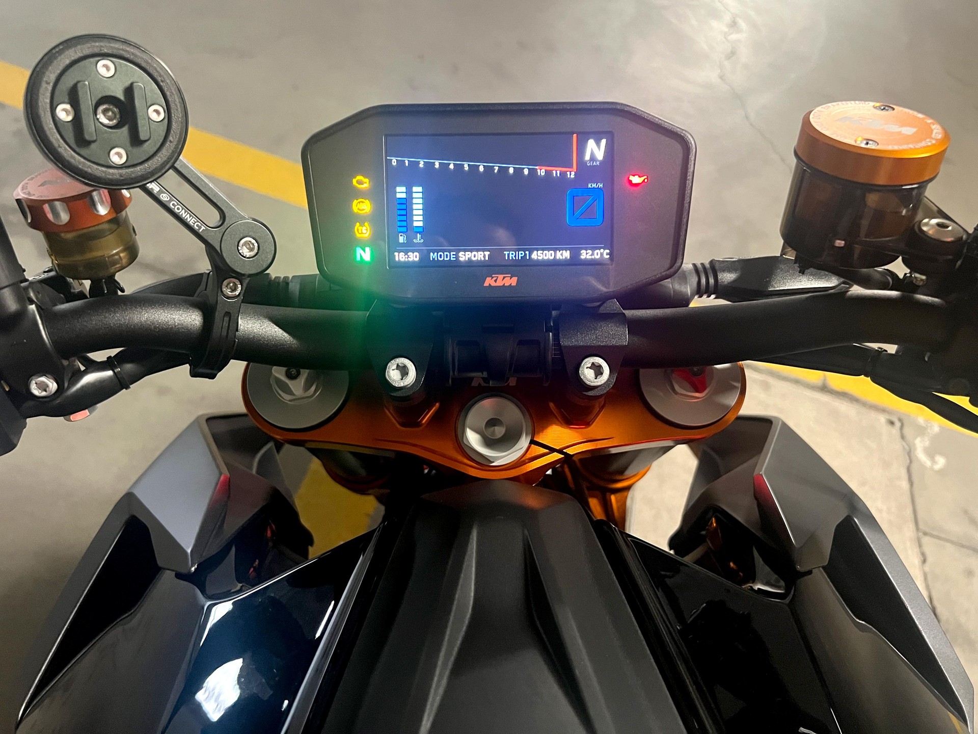 KTM 1290 Super Duke R-image-3