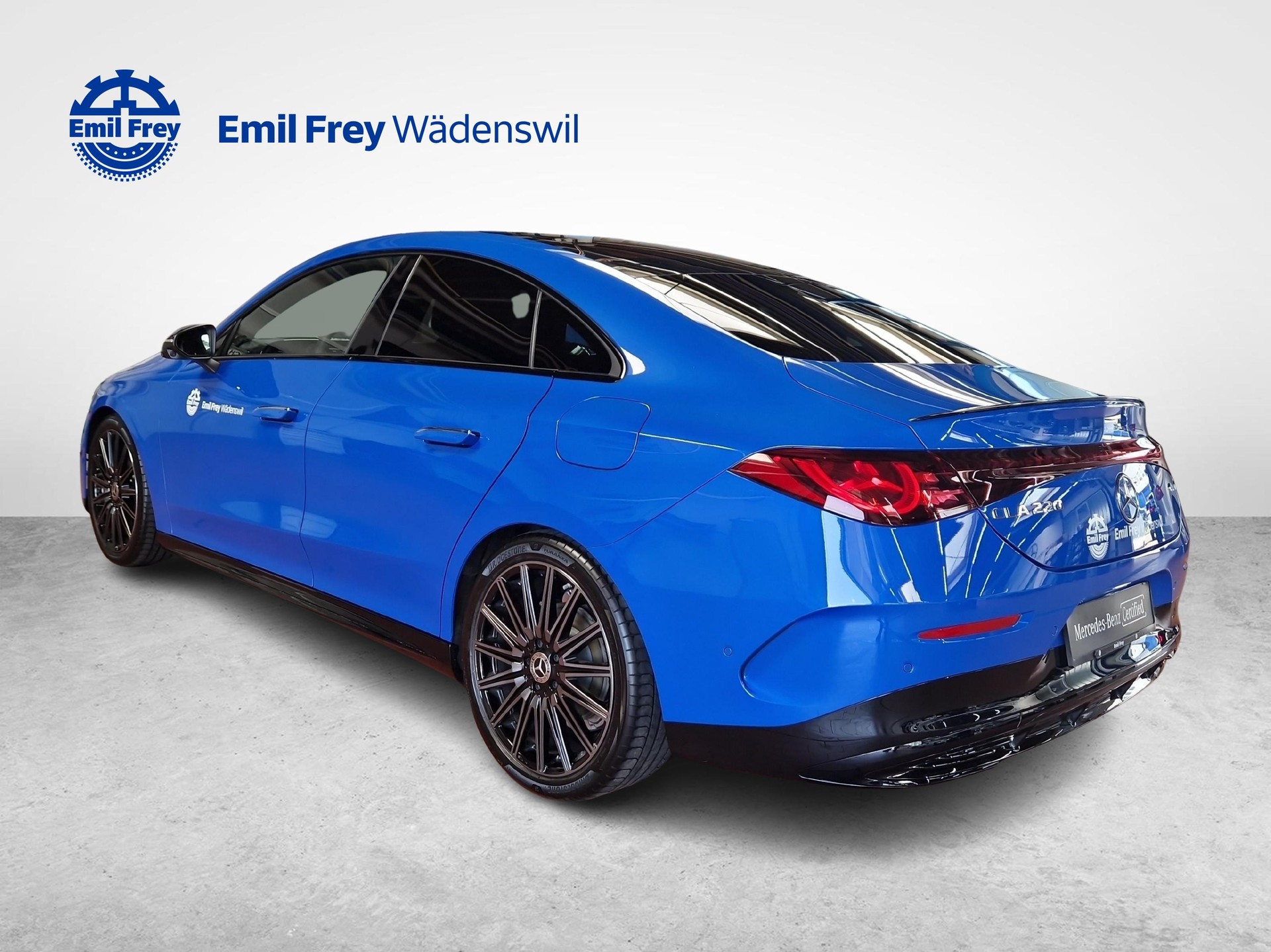 MERCEDES-BENZ CLA 220 4MATIC AMG Line Plus-showroom-element-2