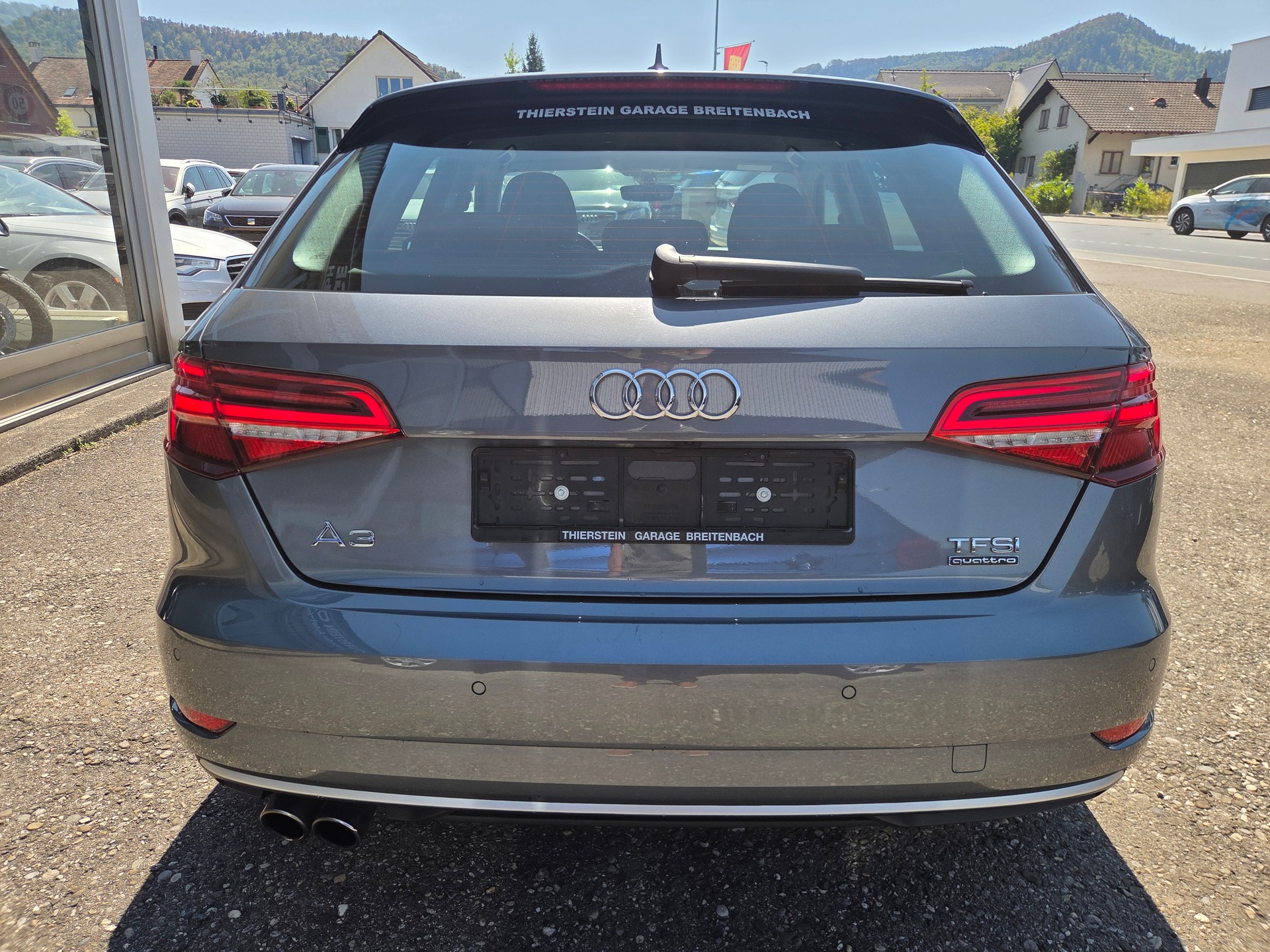 AUDI A3 Sportback 2.0 TFSI Design quattro S-tronic-image-5