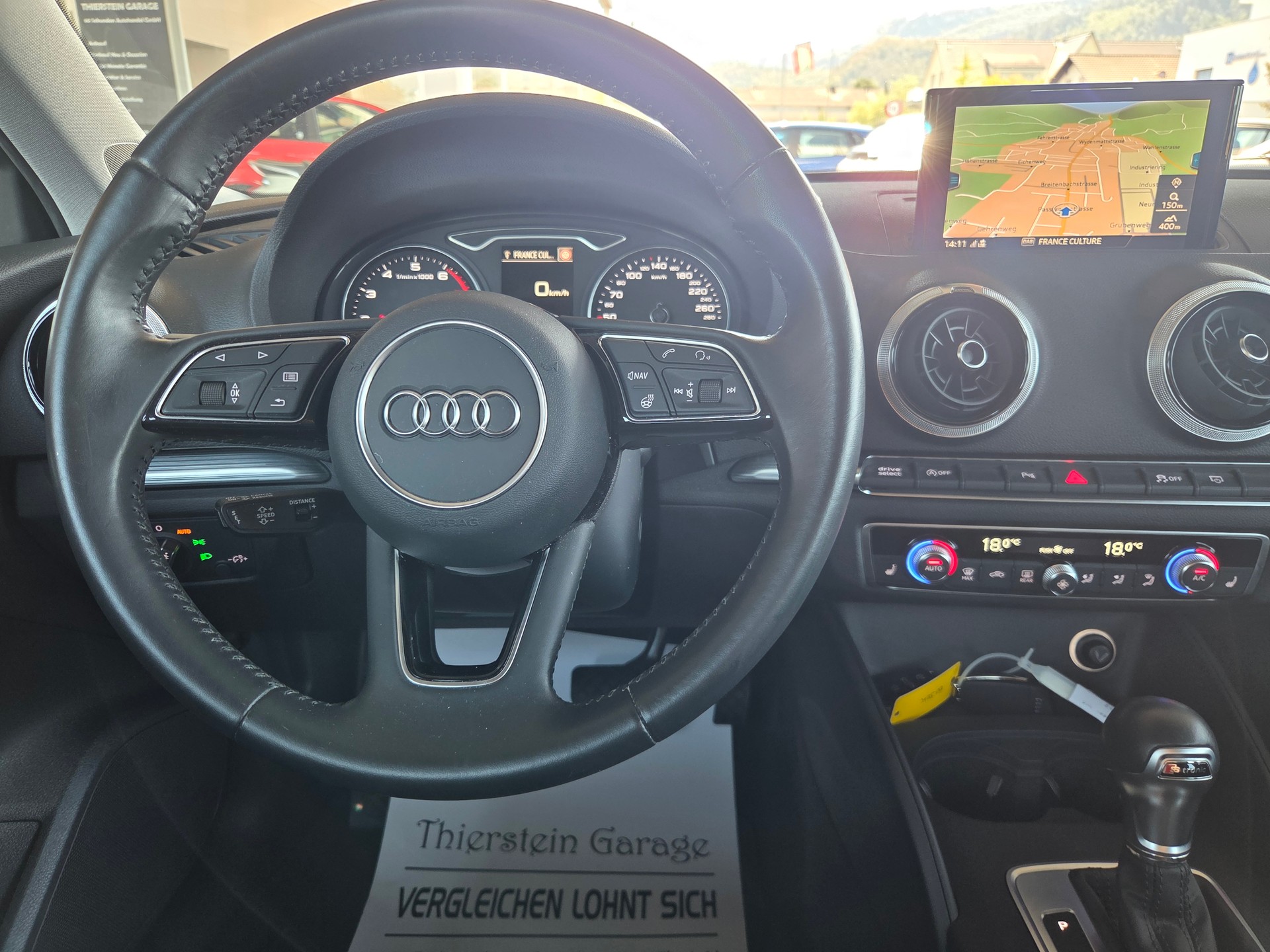 AUDI A3 Sportback 2.0 TFSI Design quattro S-tronic-image-15