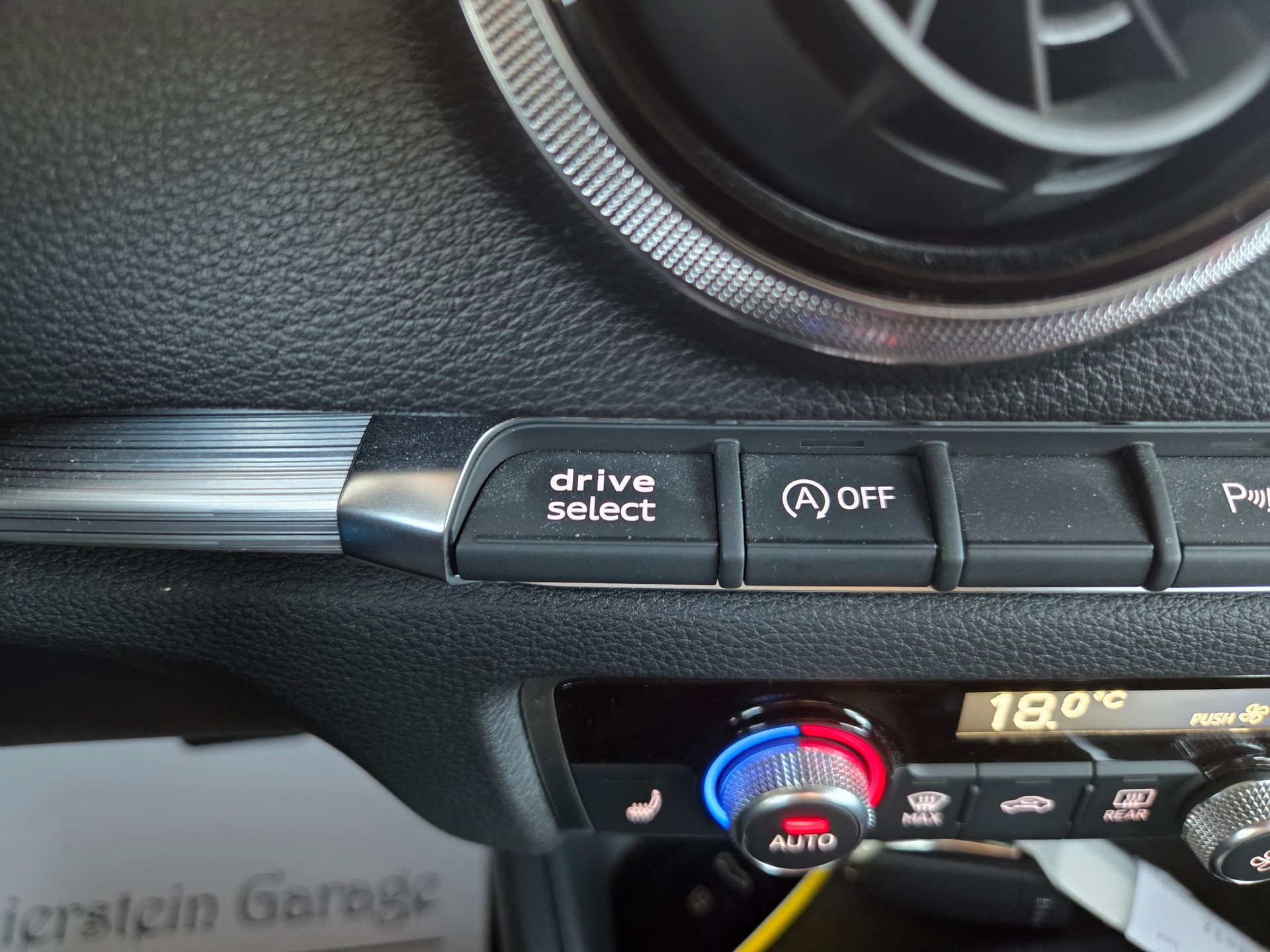 AUDI A3 Sportback 2.0 TFSI Design quattro S-tronic-image-19