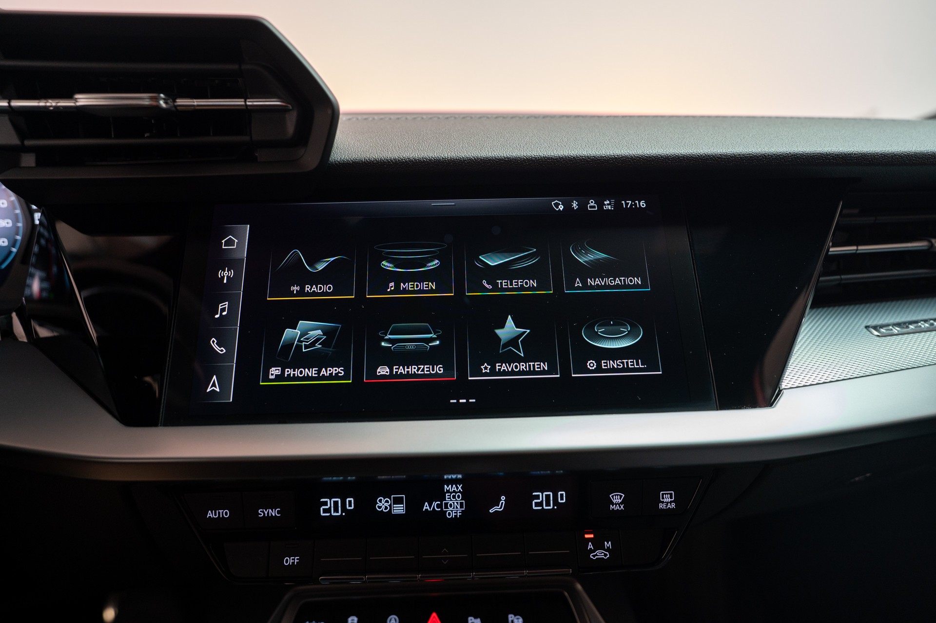 AUDI S3 Limousine 2.0 TFSI quattro S-Tronic / Rückfahrkamera / Sportsitze / Virtual-Cockpit-image-21