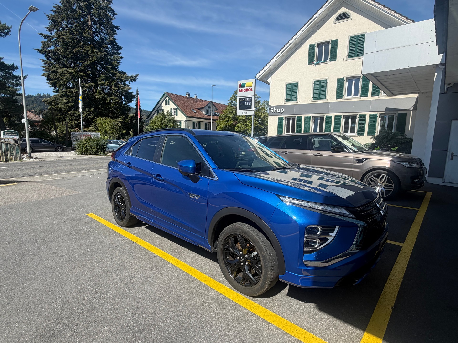 MITSUBISHI Eclipse Cross 2.4 PHEV Invite 4WD-image-2
