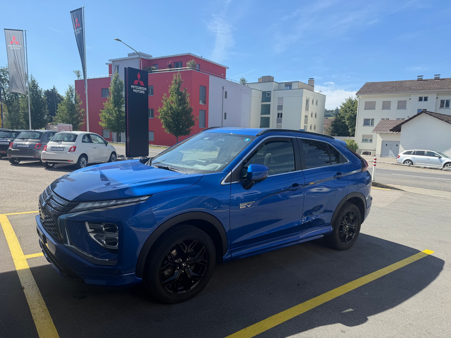 MITSUBISHI Eclipse Cross 2.4 PHEV Invite 4WD-image-1