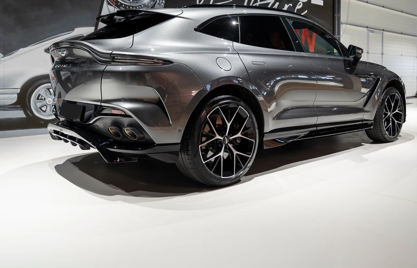 ASTON MARTIN 707 Facelift 4.0 V8
