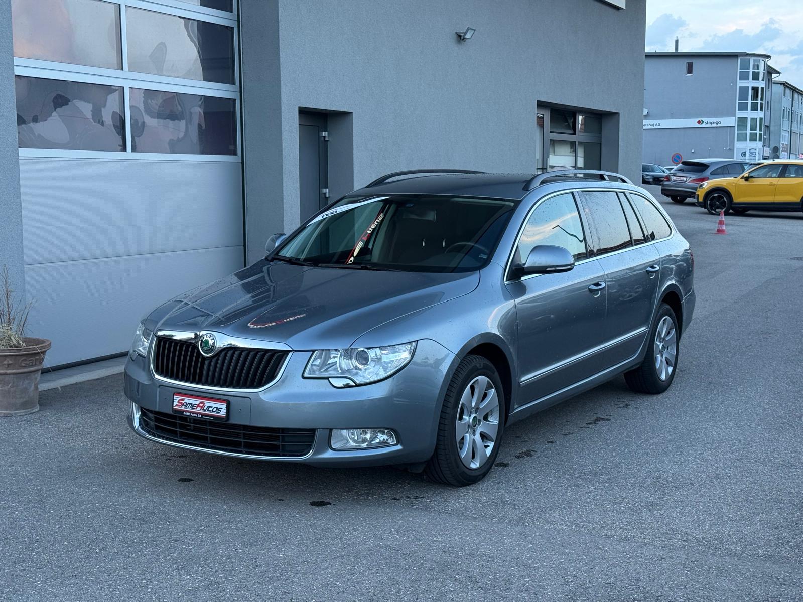 SKODA Superb Combi 2.0 TDi Ambition DSG-image-4