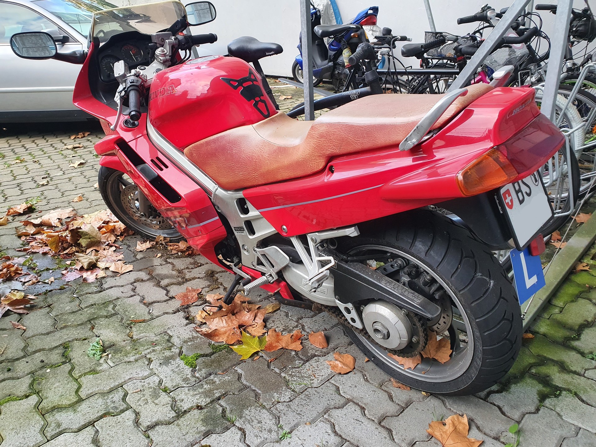 HONDA VFR 750 F N-image-1