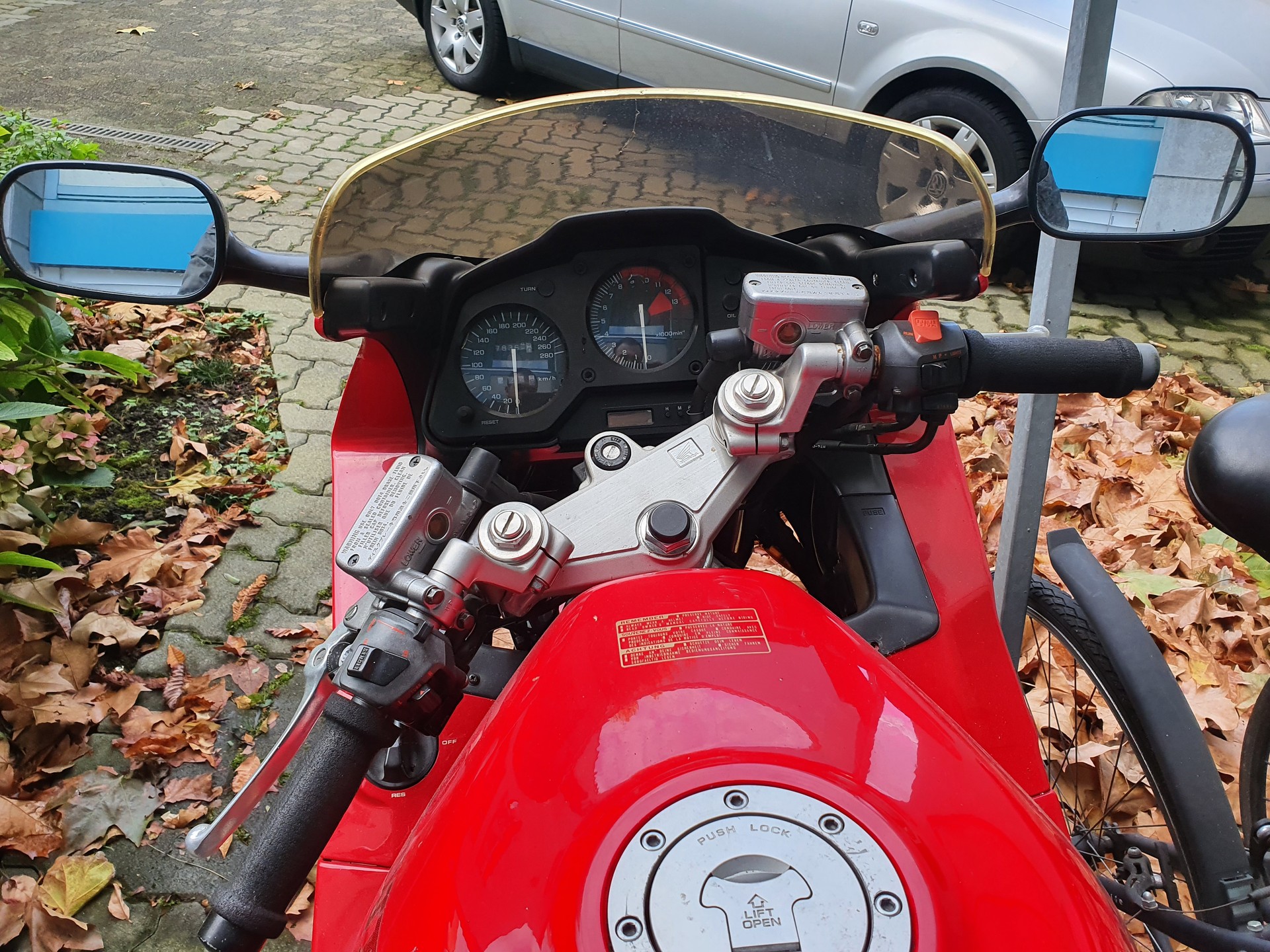 HONDA VFR 750 F N-image-3