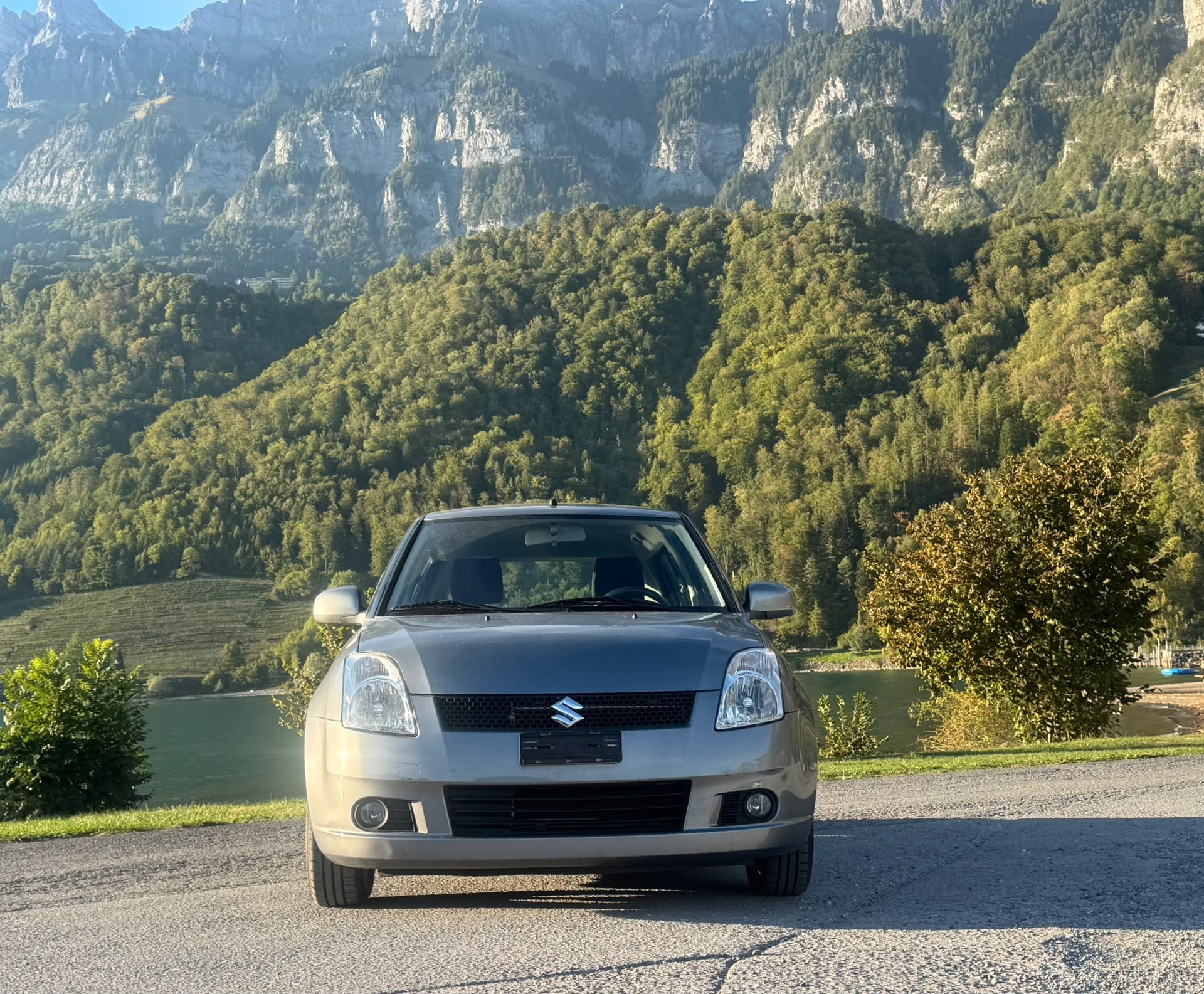 SUZUKI Swift 1.5i 16V VVT GL Top-showroom-element-1