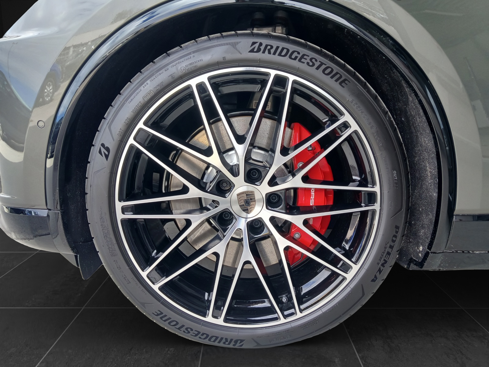PORSCHE Macan Turbo 100kWh-image-9