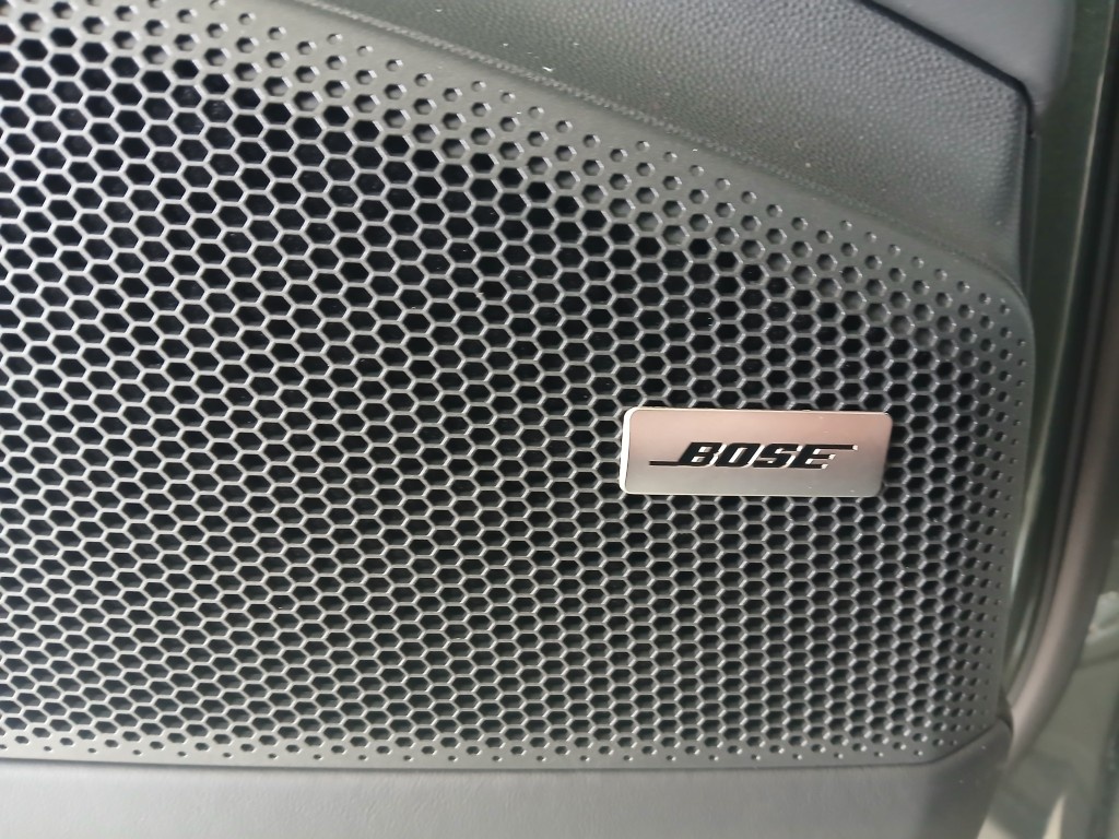PORSCHE Macan Turbo 100kWh-image-16