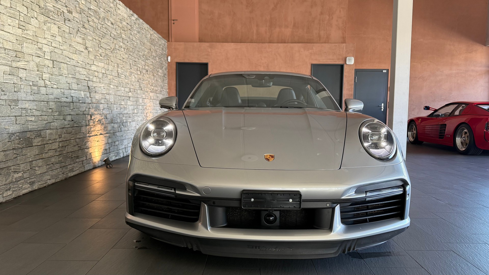 PORSCHE 911 Turbo S PDK (992.1)-showroom-element-3