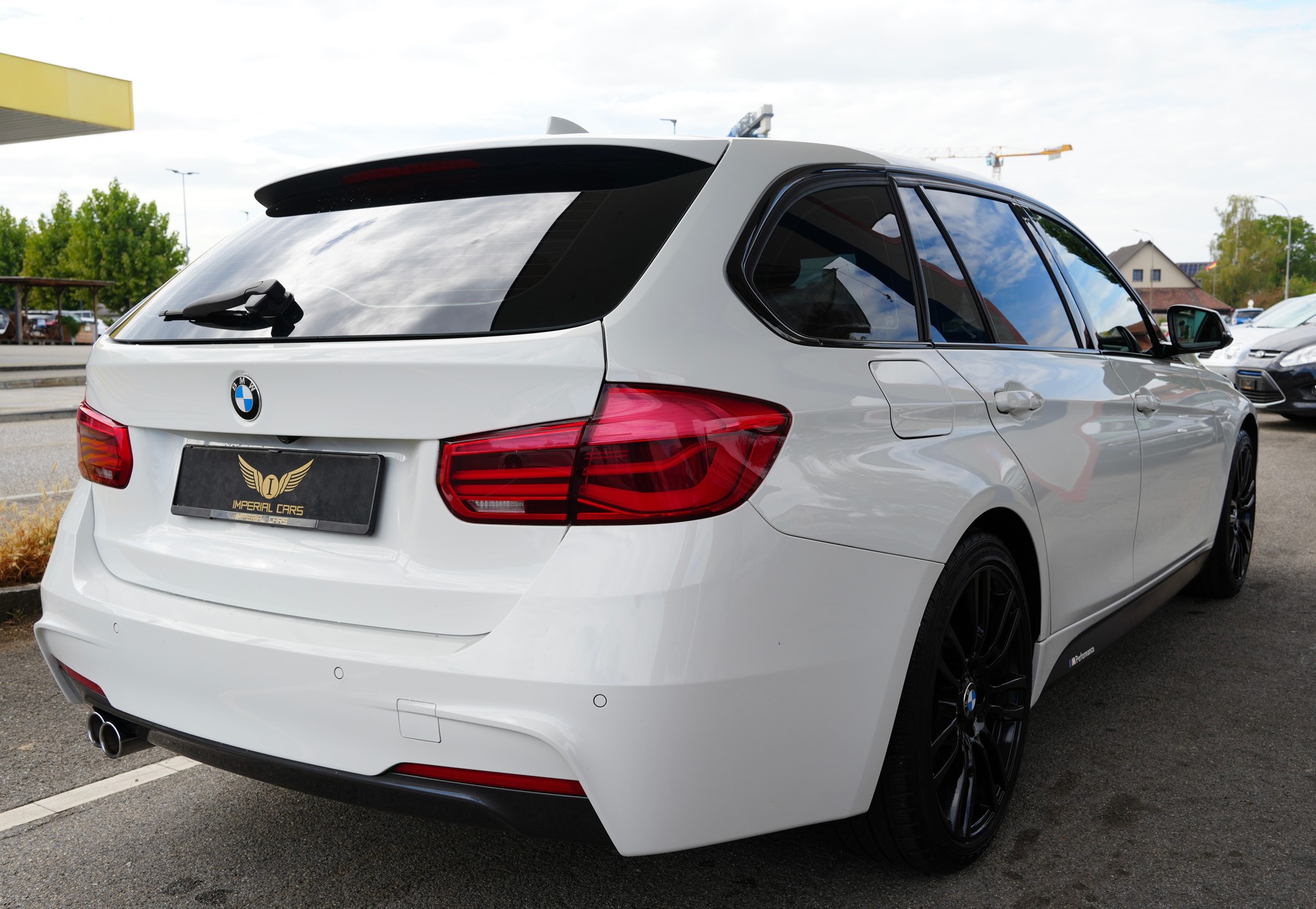 BMW 320d xDrive Touring M Sport Line Steptronic-image-4