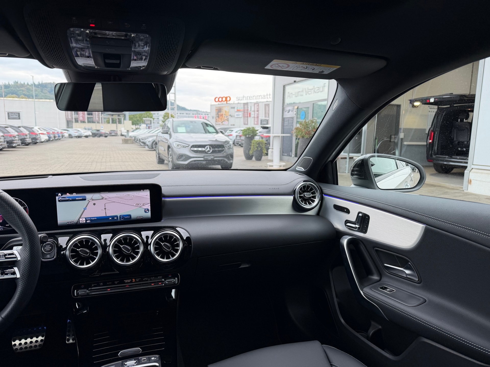 MERCEDES-BENZ A 200 AMG Line Premium Plus 7G-DCT-image-7