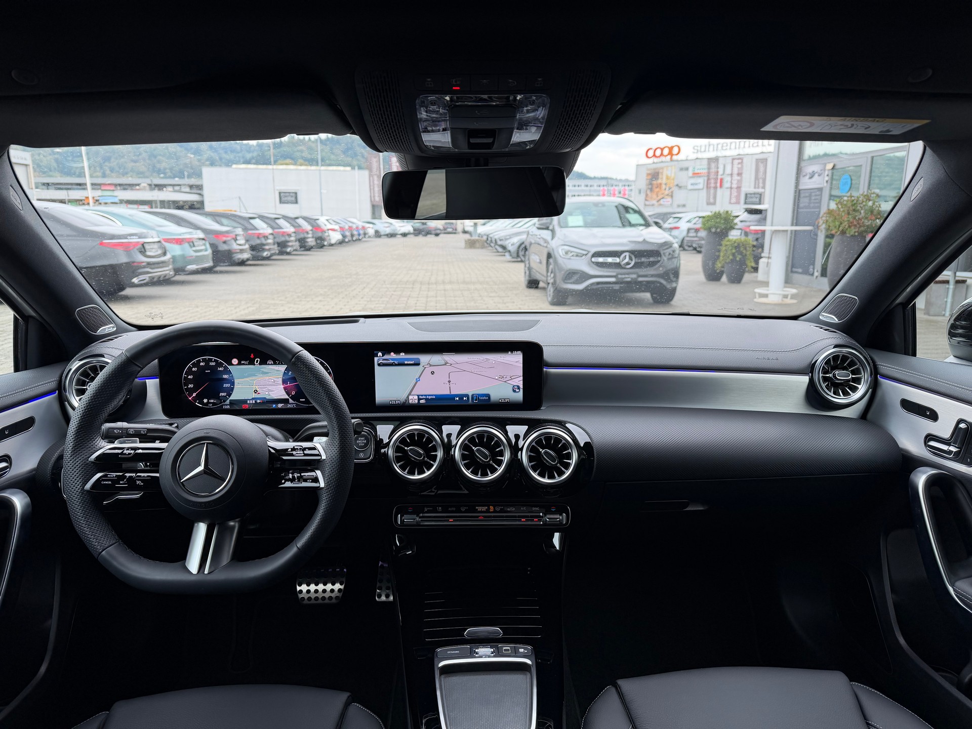 MERCEDES-BENZ A 200 AMG Line Premium Plus 7G-DCT-image-4