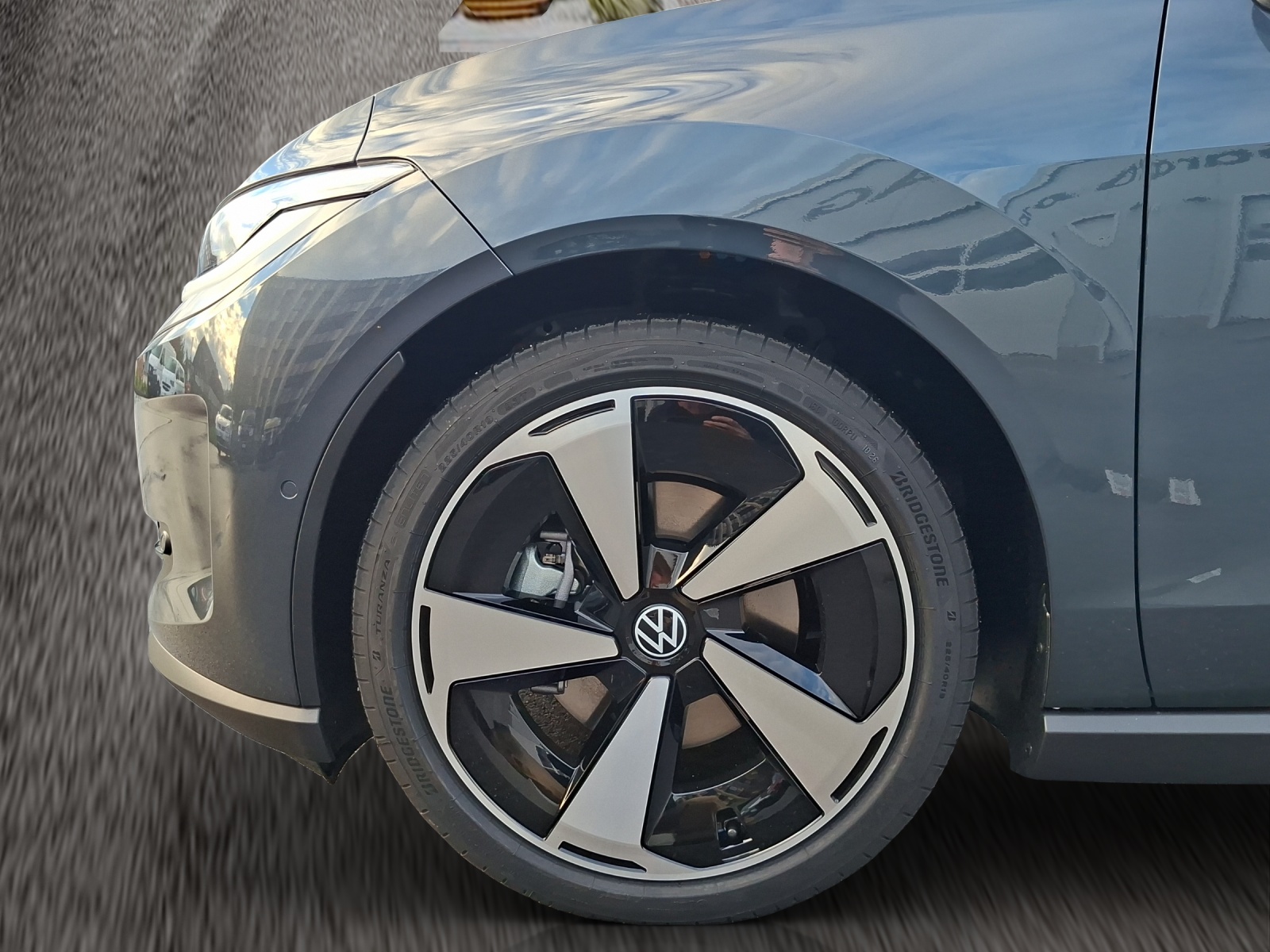 VW ID.Polo 52 kWh Style Edition One-image-4