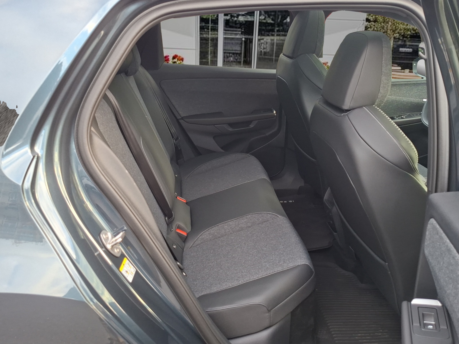 VW ID.Polo 52 kWh Style Edition One-image-22