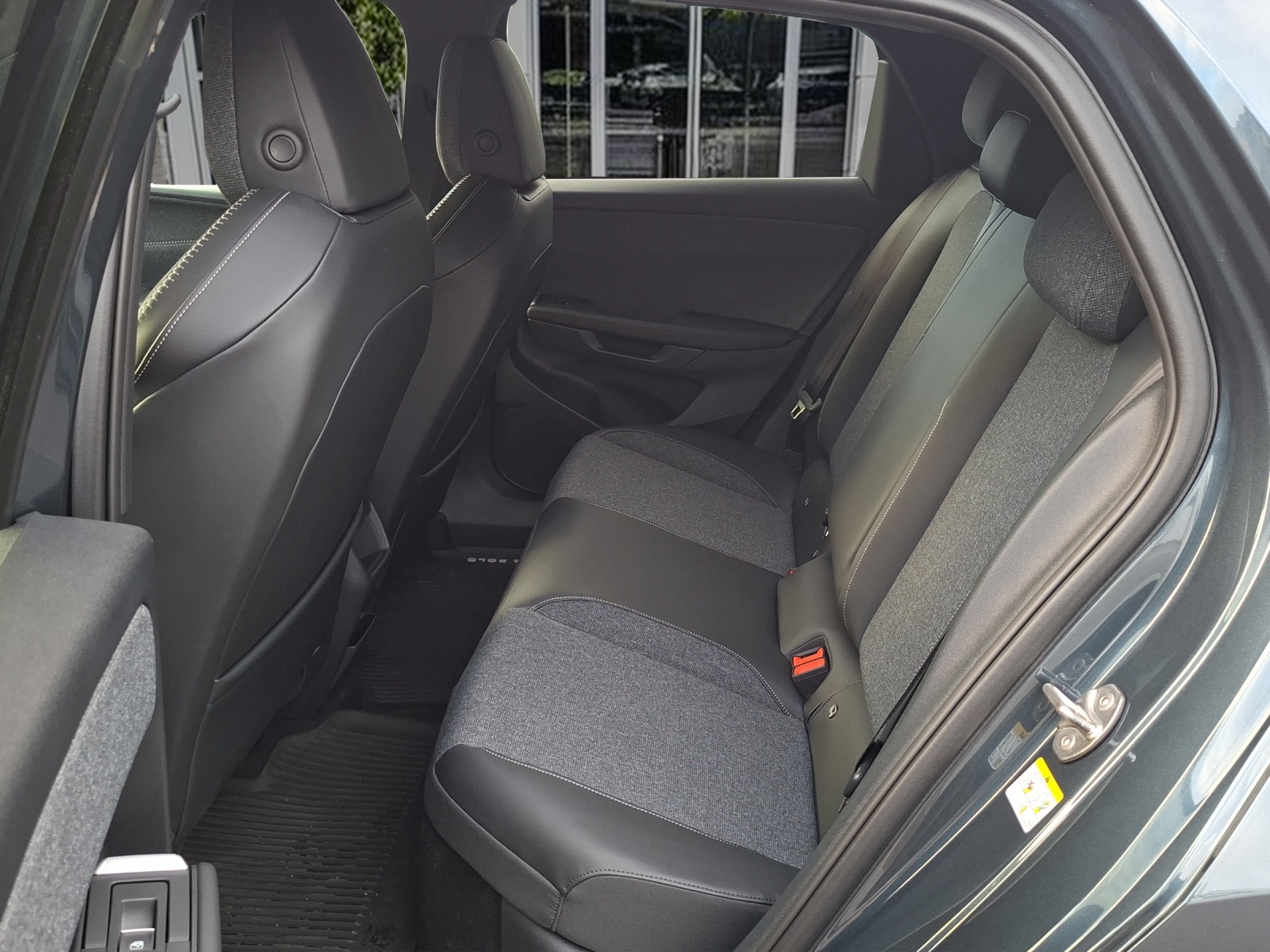 VW ID.Polo 52 kWh Style Edition One-image-21