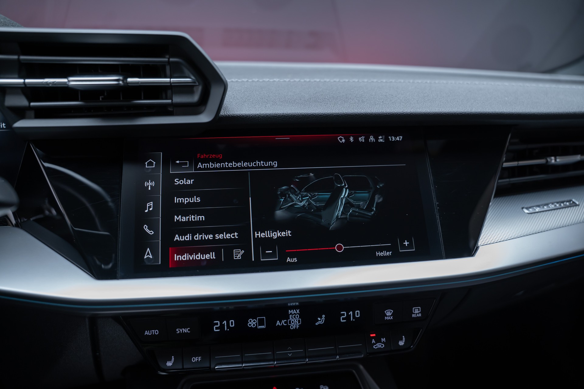 AUDI S3 Limousine 2.0 TFSI quattro S-Tronic / Sportsitze / Tempomat / Sitzheizung-image-27