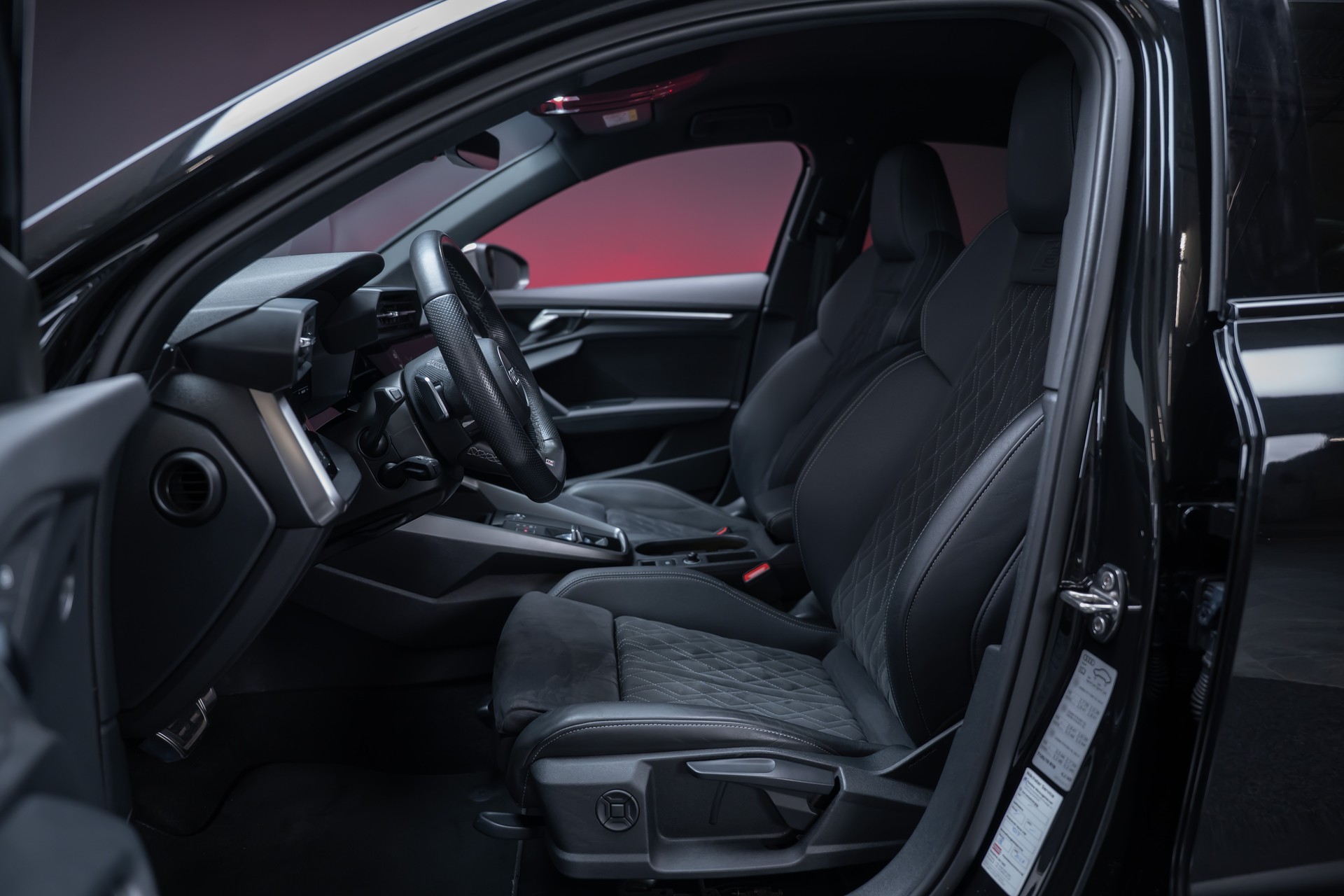 AUDI S3 Limousine 2.0 TFSI quattro S-Tronic / Sportsitze / Tempomat / Sitzheizung-image-10