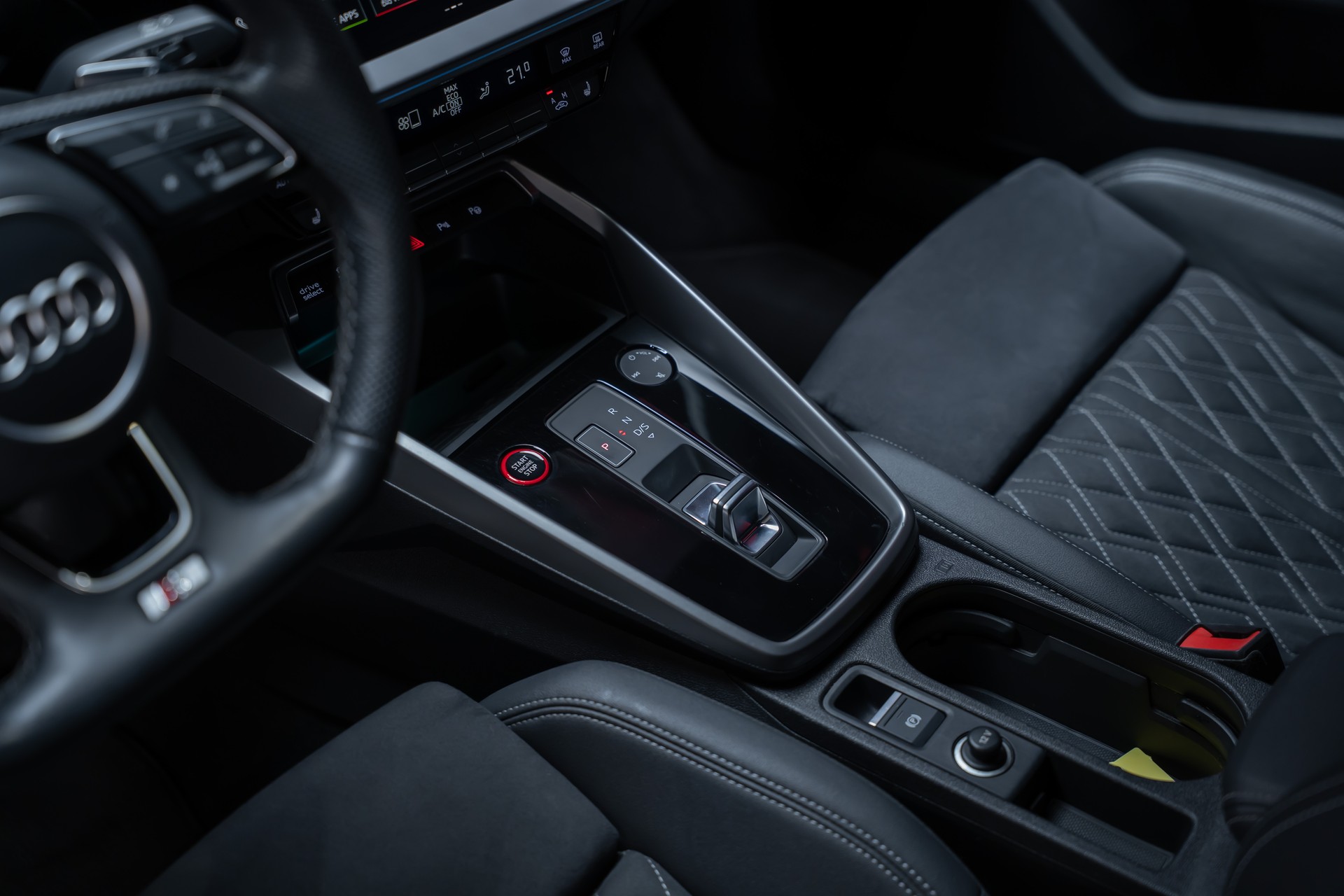 AUDI S3 Limousine 2.0 TFSI quattro S-Tronic / Sportsitze / Tempomat / Sitzheizung-image-13
