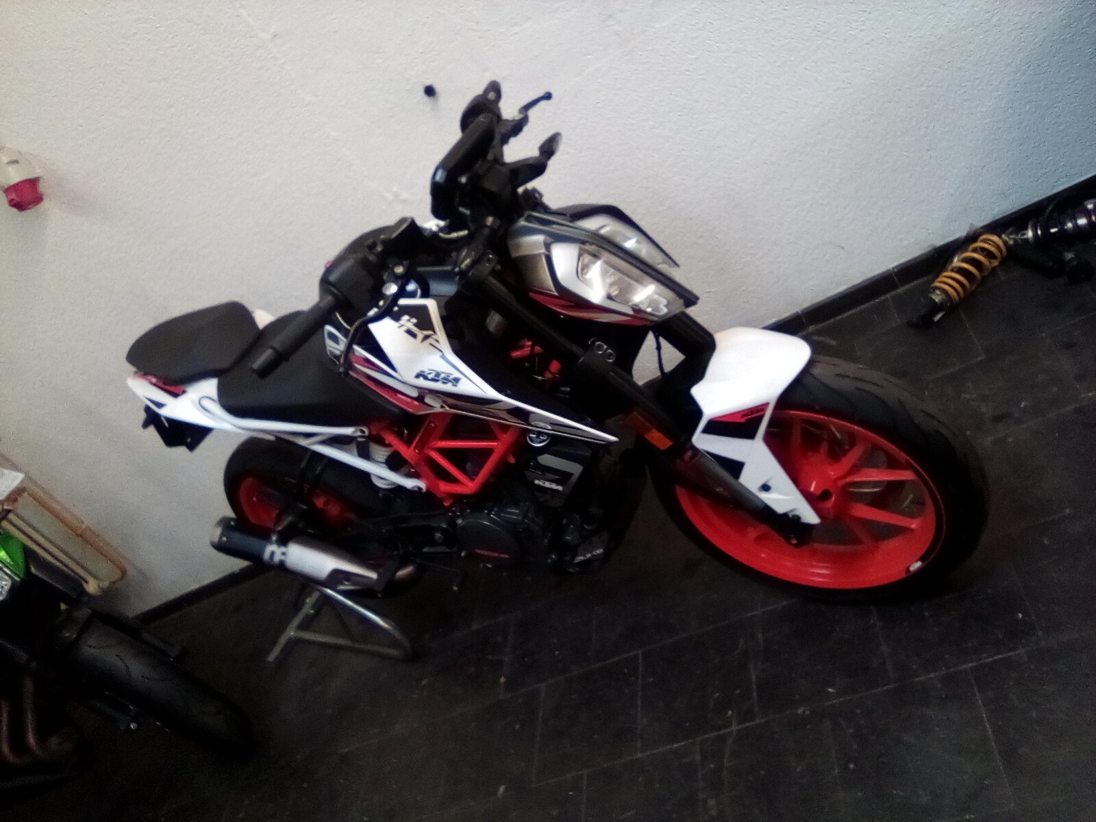 KTM 390 Duke ABS-image-12