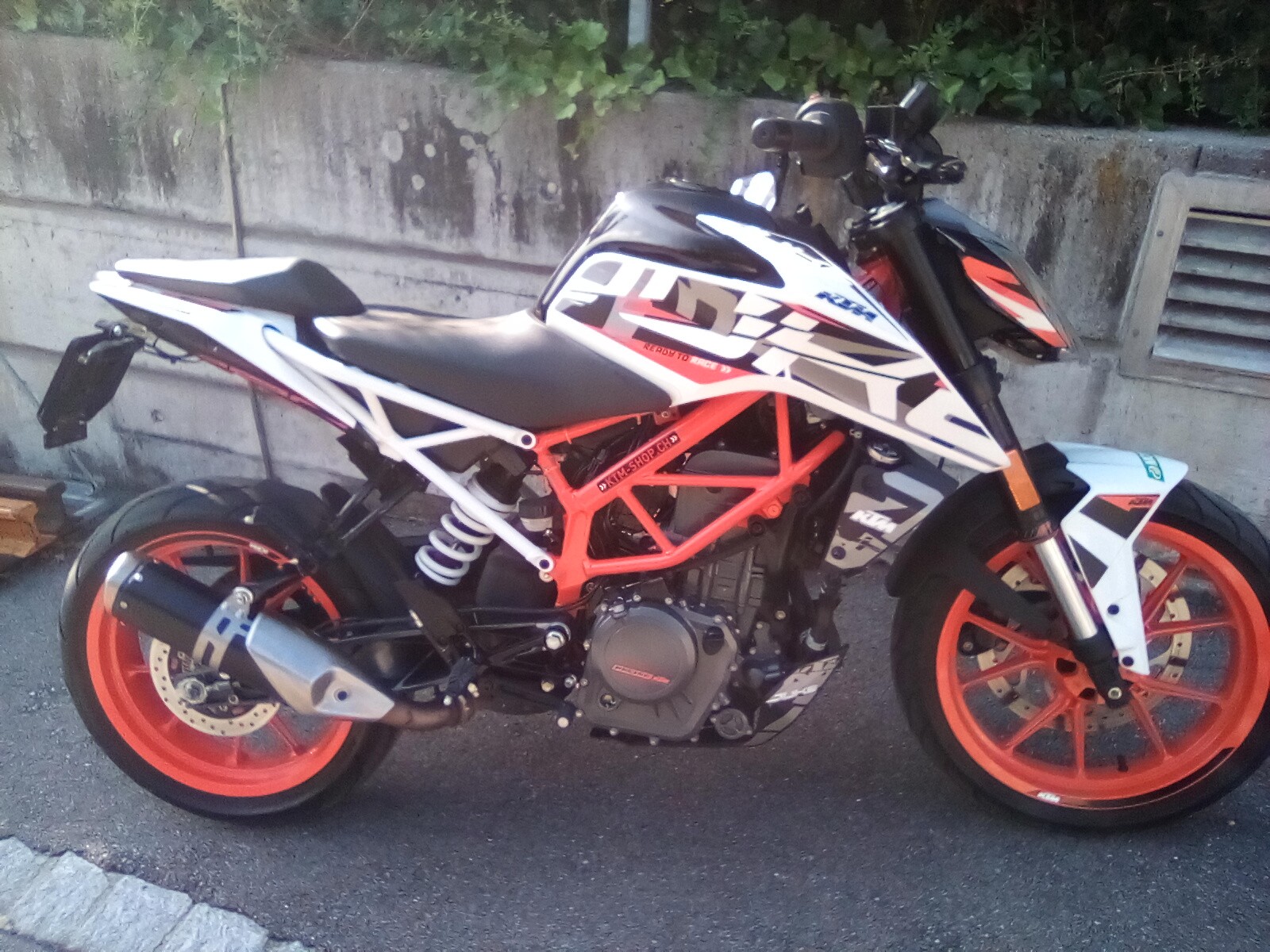 KTM 390 Duke ABS-image-2
