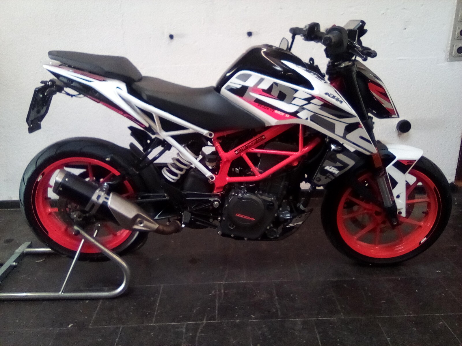 KTM 390 Duke ABS-image-11