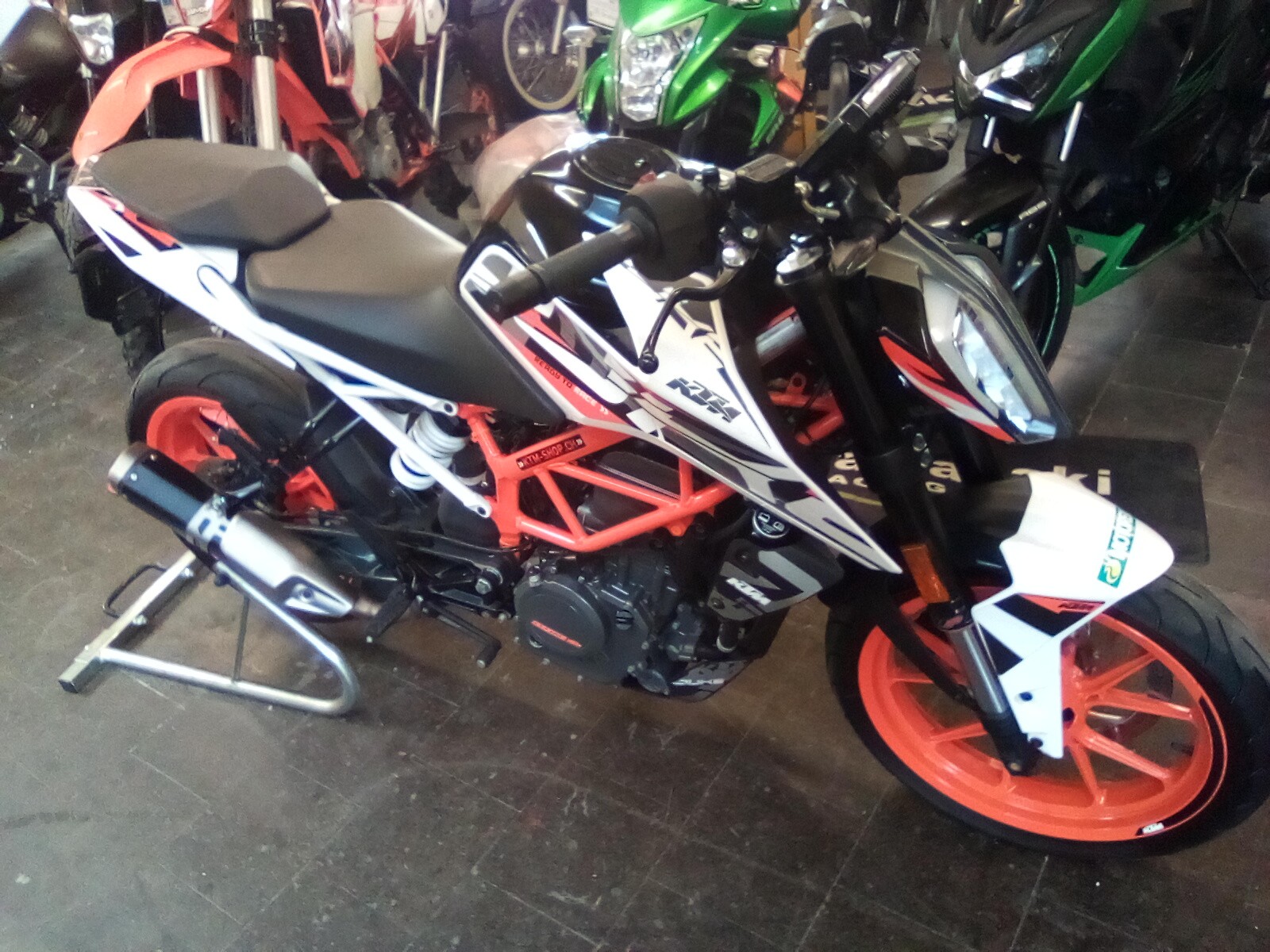 KTM 390 Duke ABS-image-1