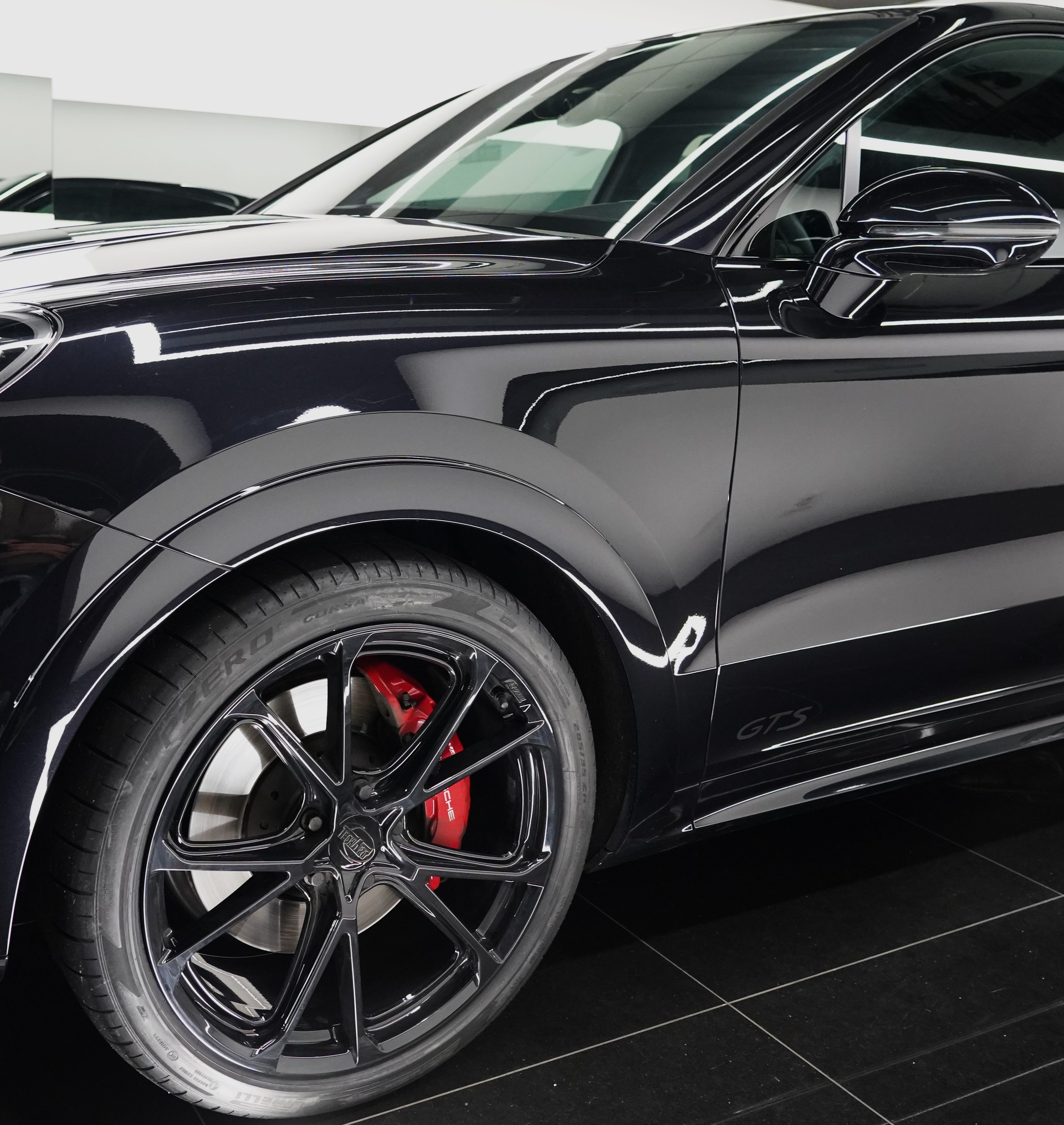 PORSCHE Cayenne GTS Coupé-image-5