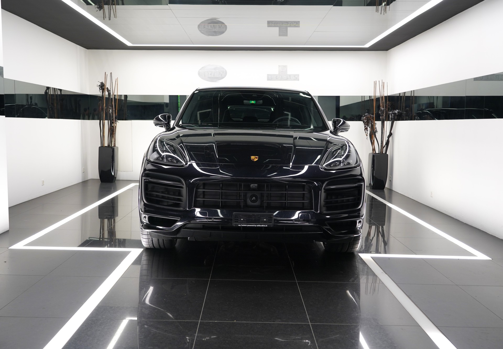 PORSCHE Cayenne GTS Coupé-showroom-element-2