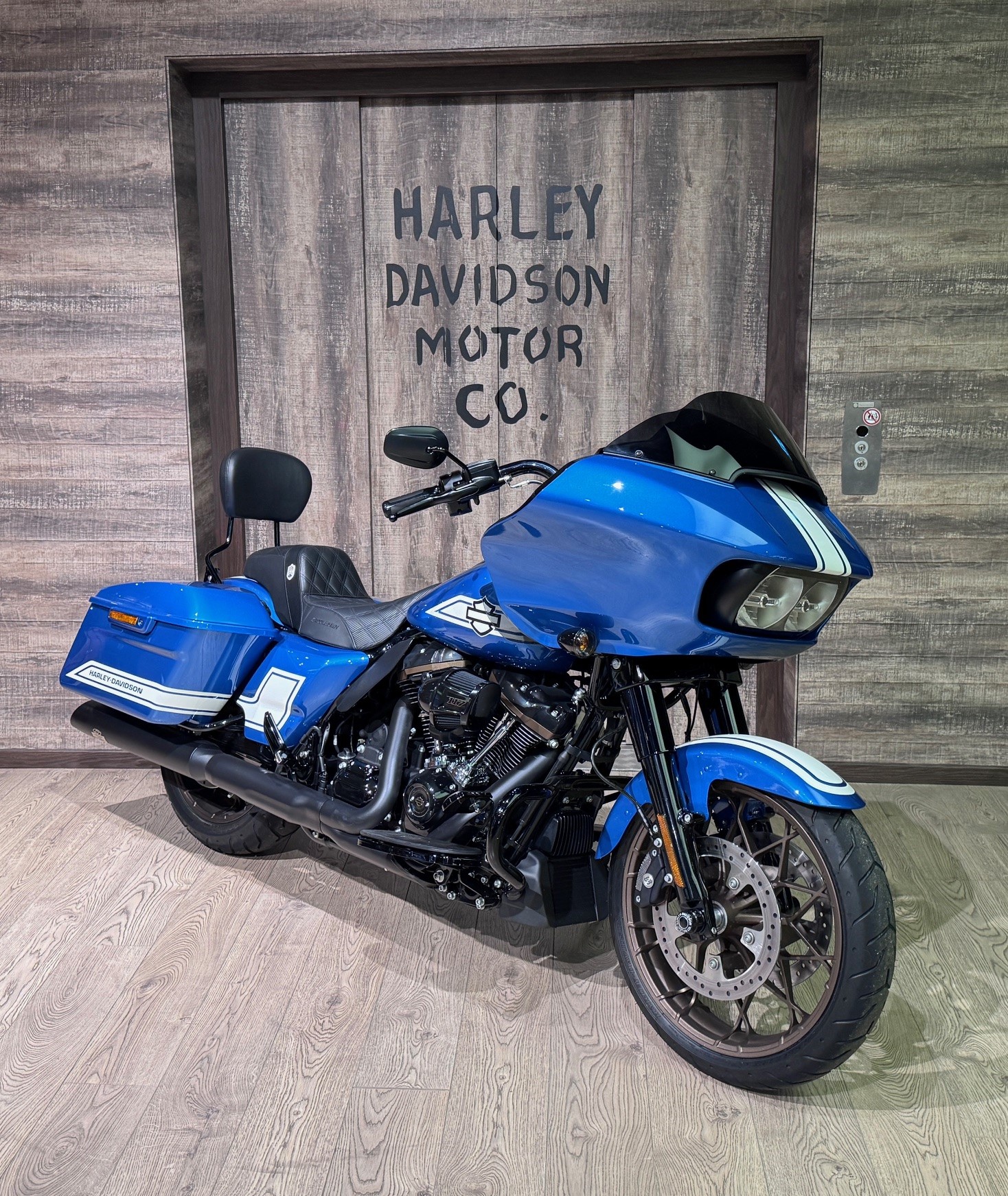 HARLEY-DAVIDSON FLTRXST Road Glide ST Fast Johnnie 117-image-1